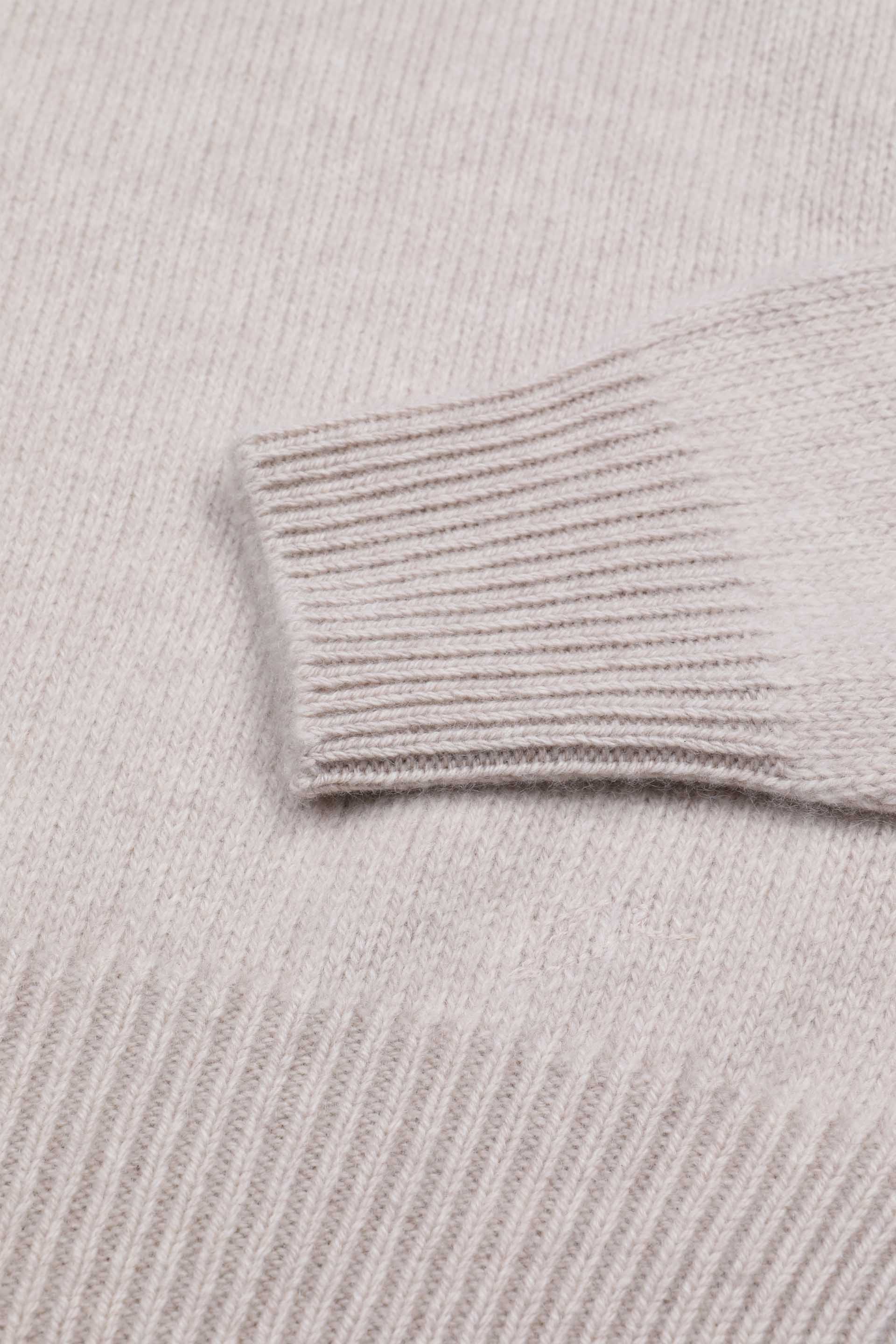 Maglia girocollo in cashmere. Beige - Dust