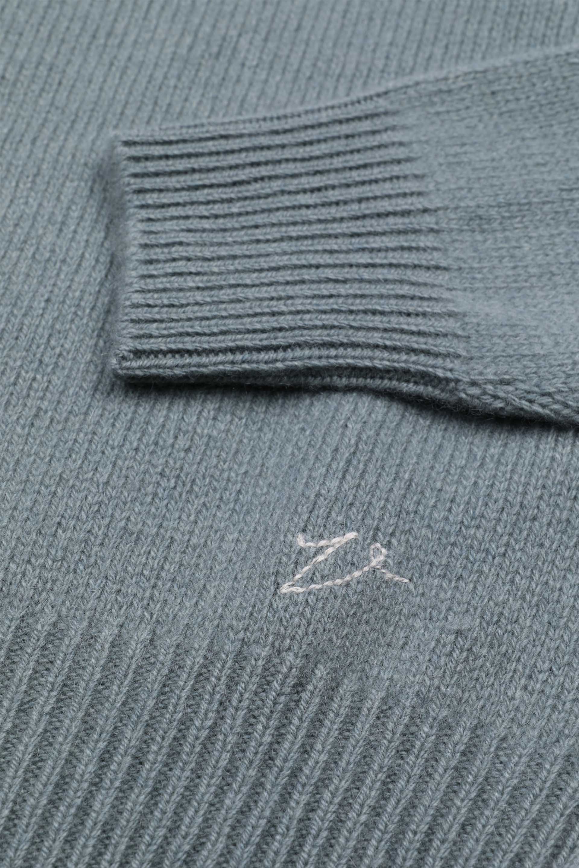 Maglia girocollo in cashmere. Verde - Field