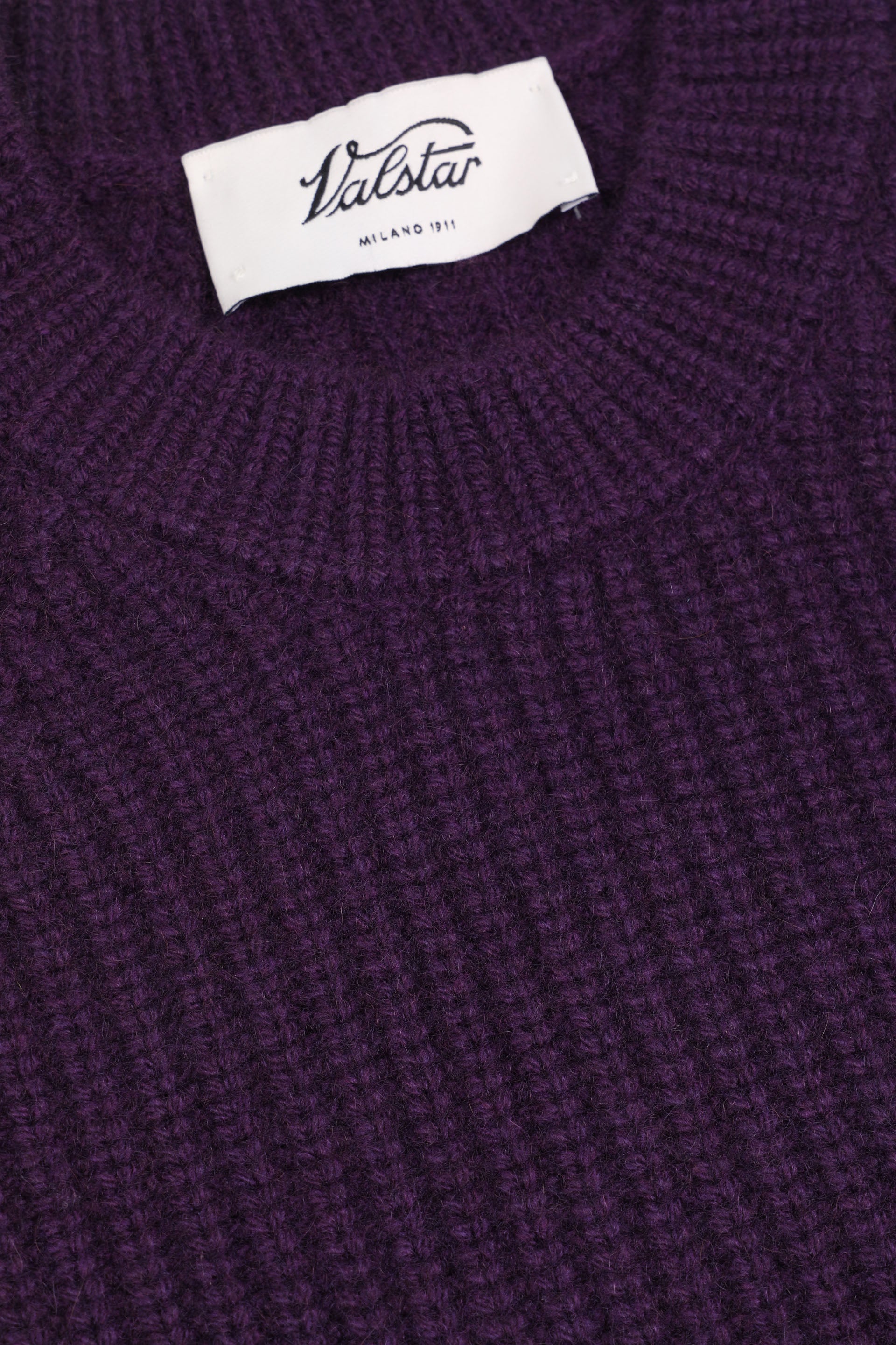 Maglia girocollo in cashmere con punto a mezza maglia inglese. Beige - Purple