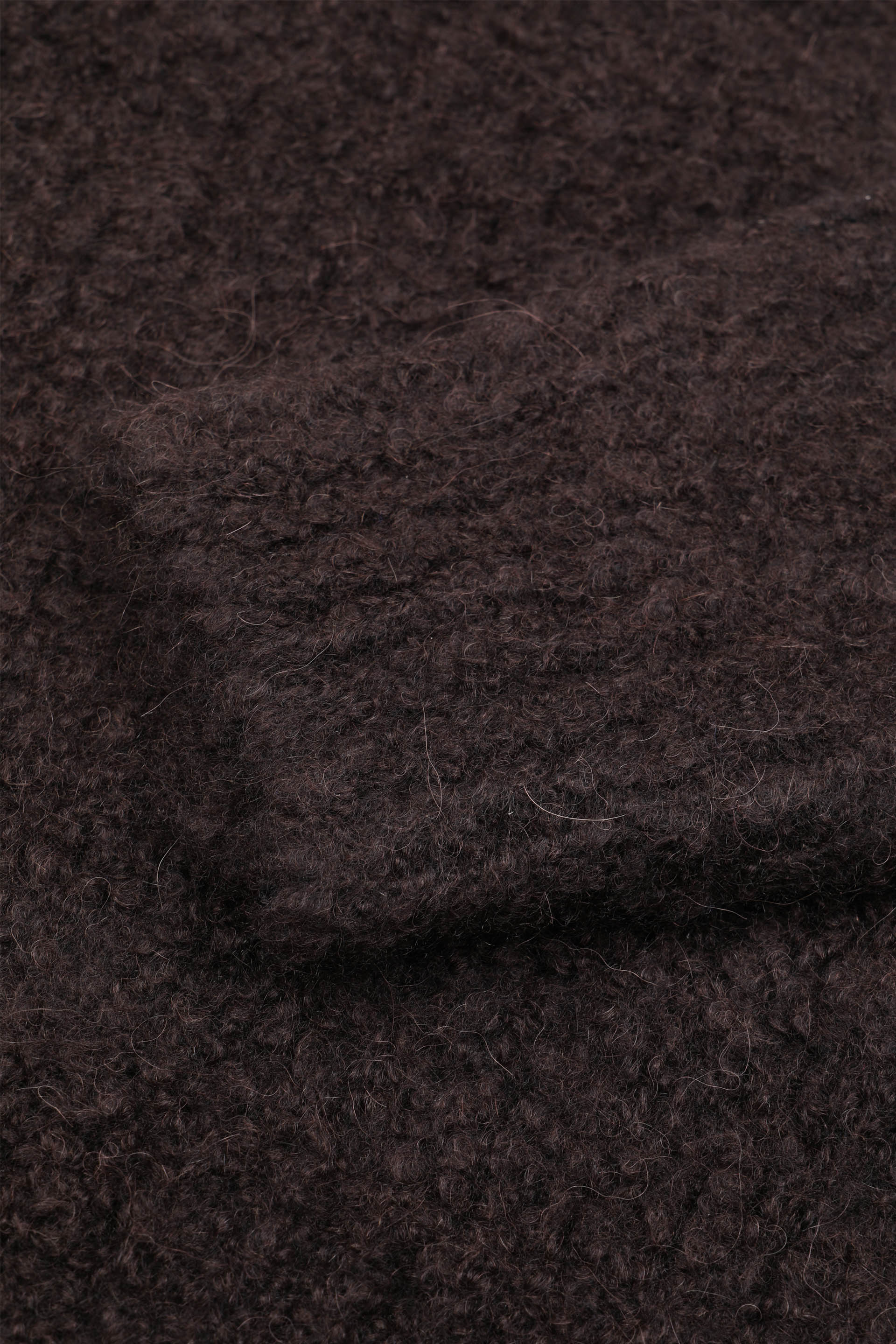 Maglia girocollo con filato bouclè in misto cashmere-alpaca-seta. Marrone - Moro