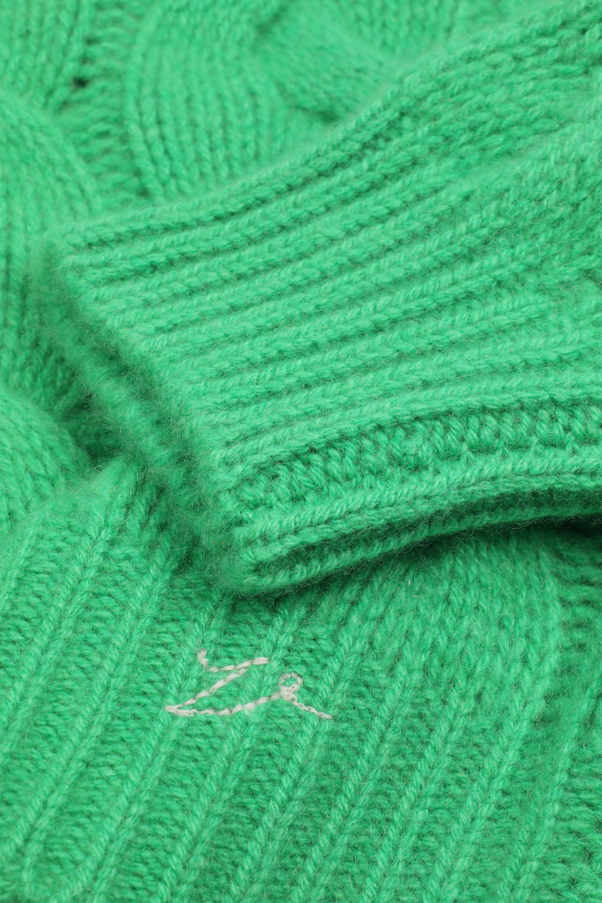 Maglia girocollo a trecce in cashmere. Verde - Bright green