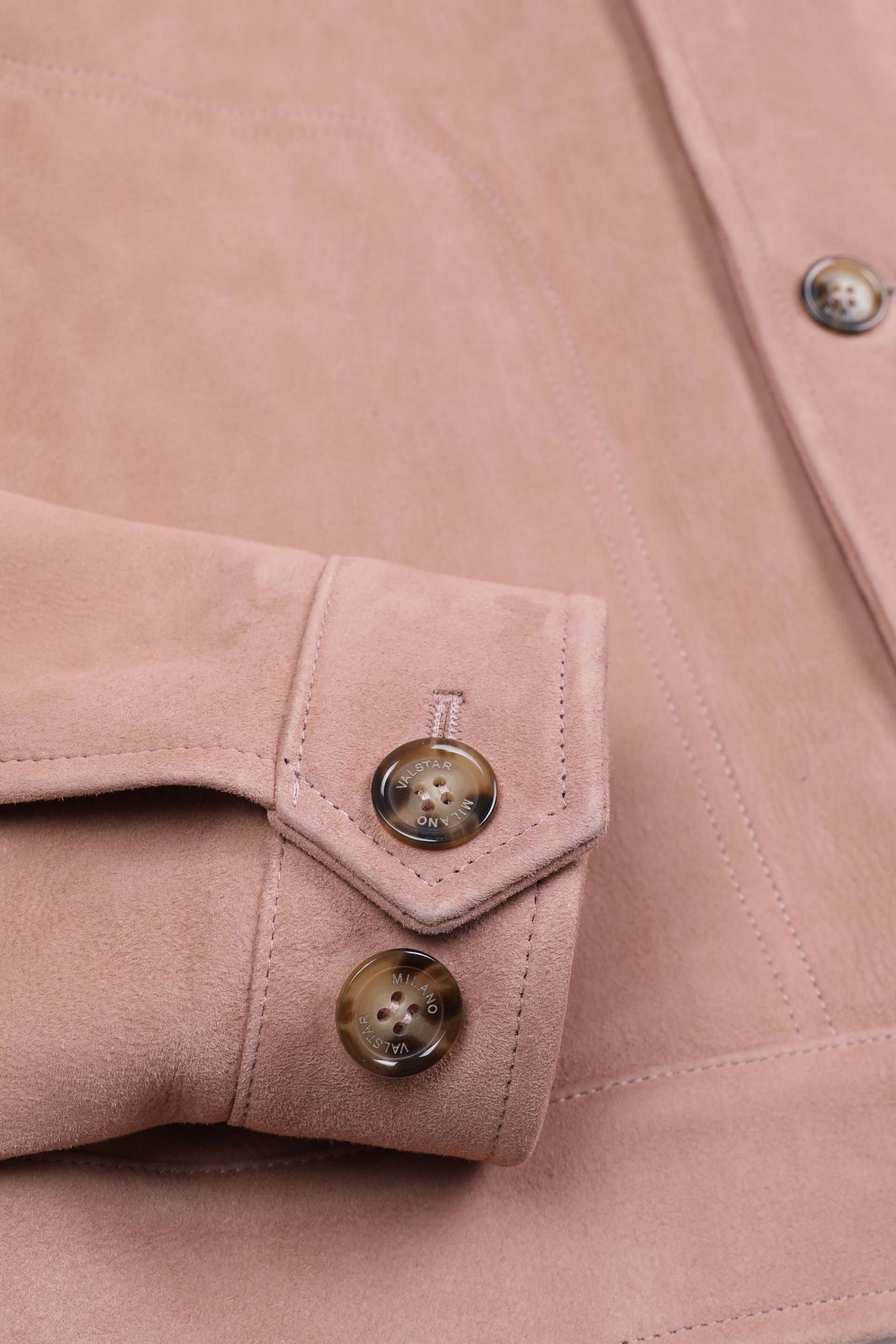 GIUBBOTTO CLINT CON BOTTONI, COLLO CAMICIA, SFODERATO, SOFT SUEDE - Wild flower rose