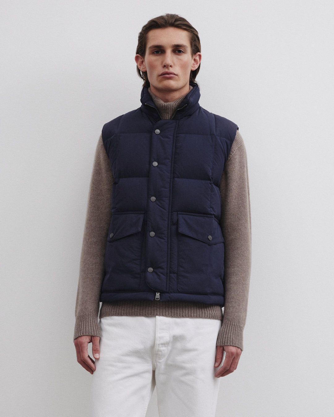 Oliver goose down vest in water-repellent technical fabric. Blue - Nav