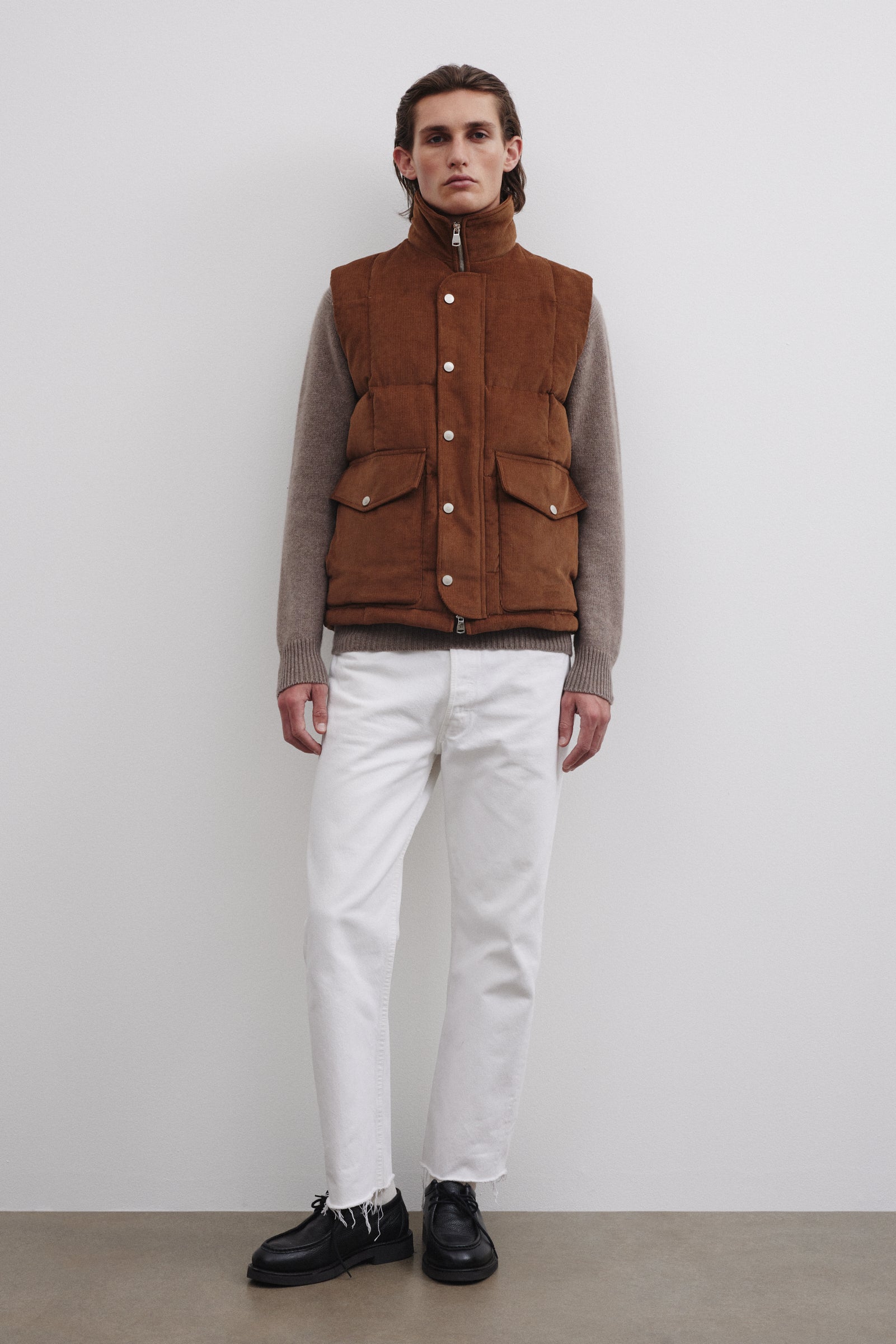 Oliver goose down vest in cotton corduroy. Brown - Sandal