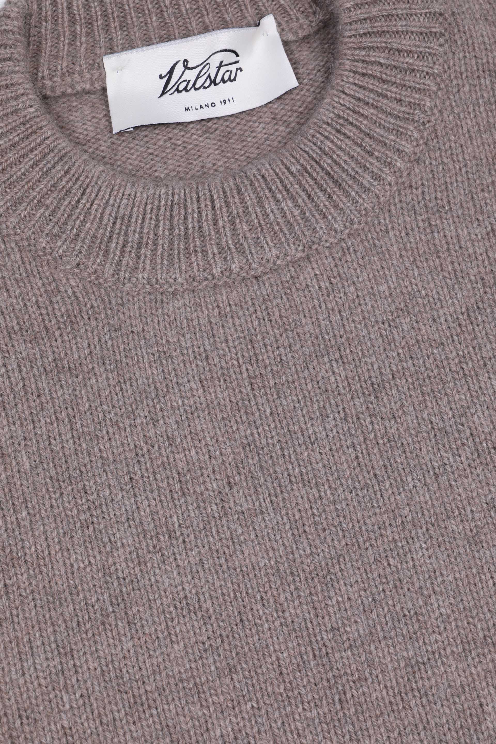 Maglia girocollo in cashmere. Marrone - Wood