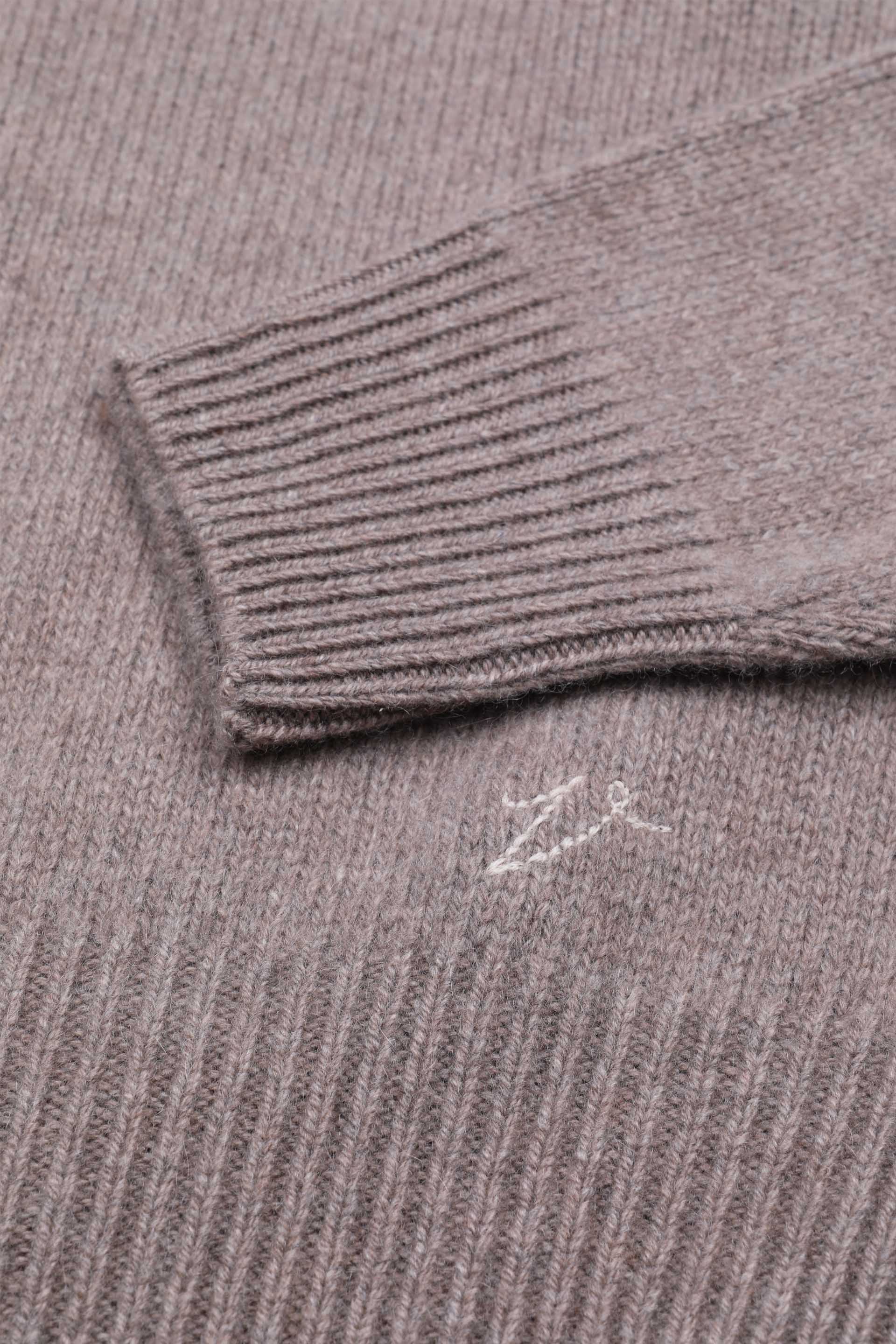 Maglia dolcevita in cashmere. Marrone - Wood