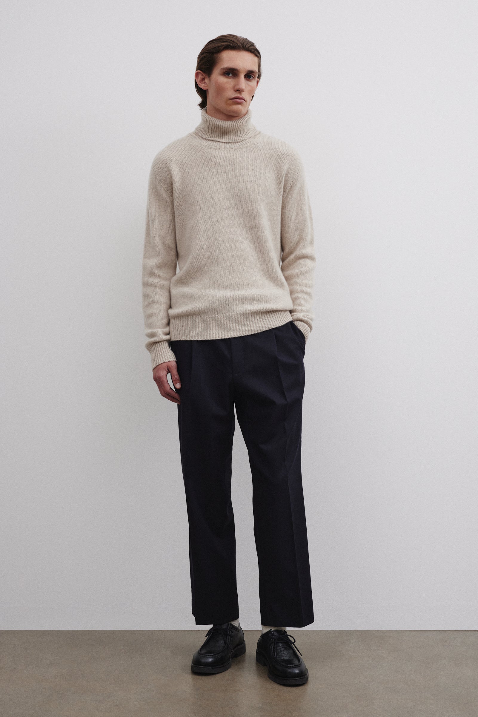 Maglia dolcevita in cashmere. Beige - Dust