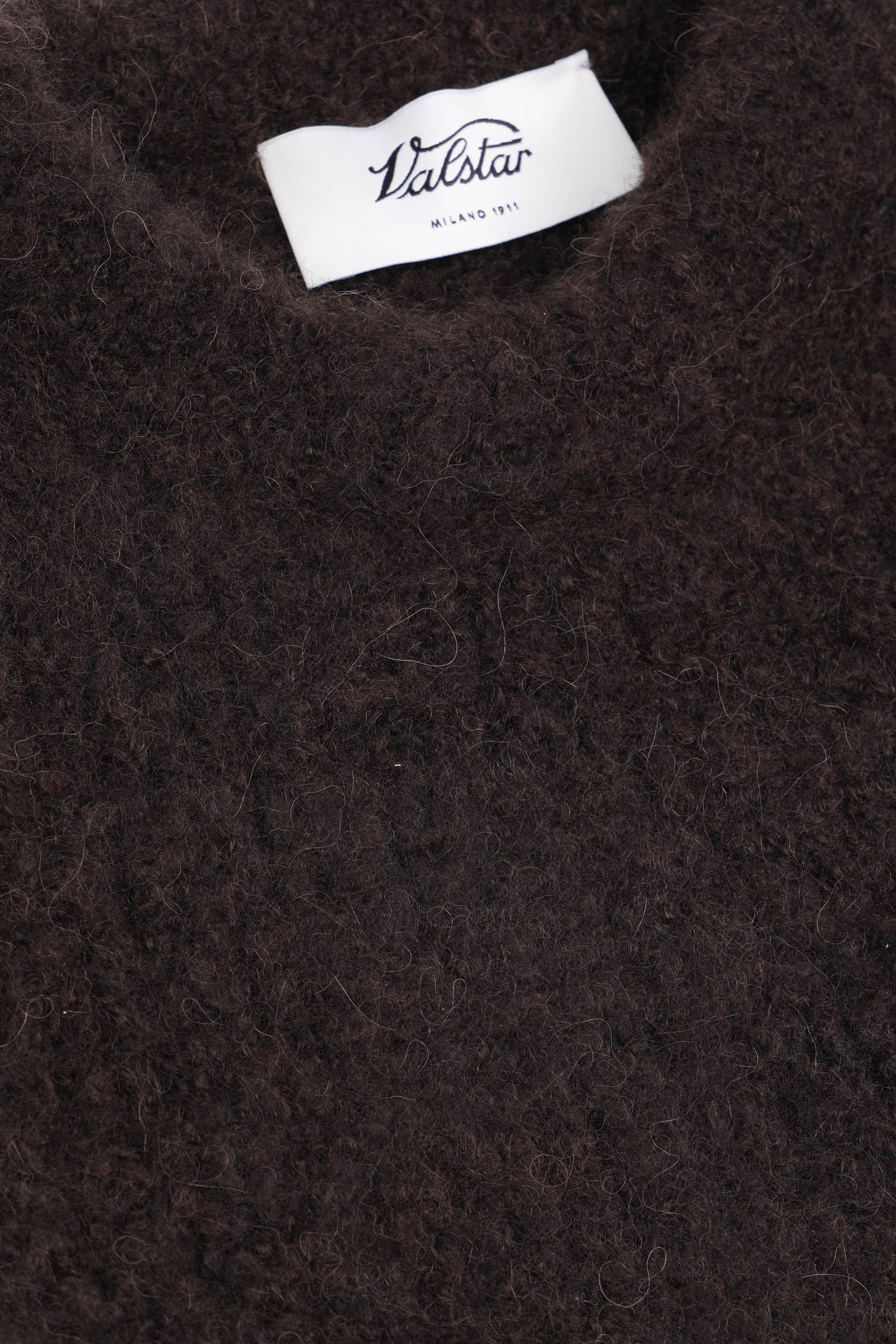 Maglia girocollo con filato bouclè in misto cashmere-alpaca-seta. Marrone - Moro