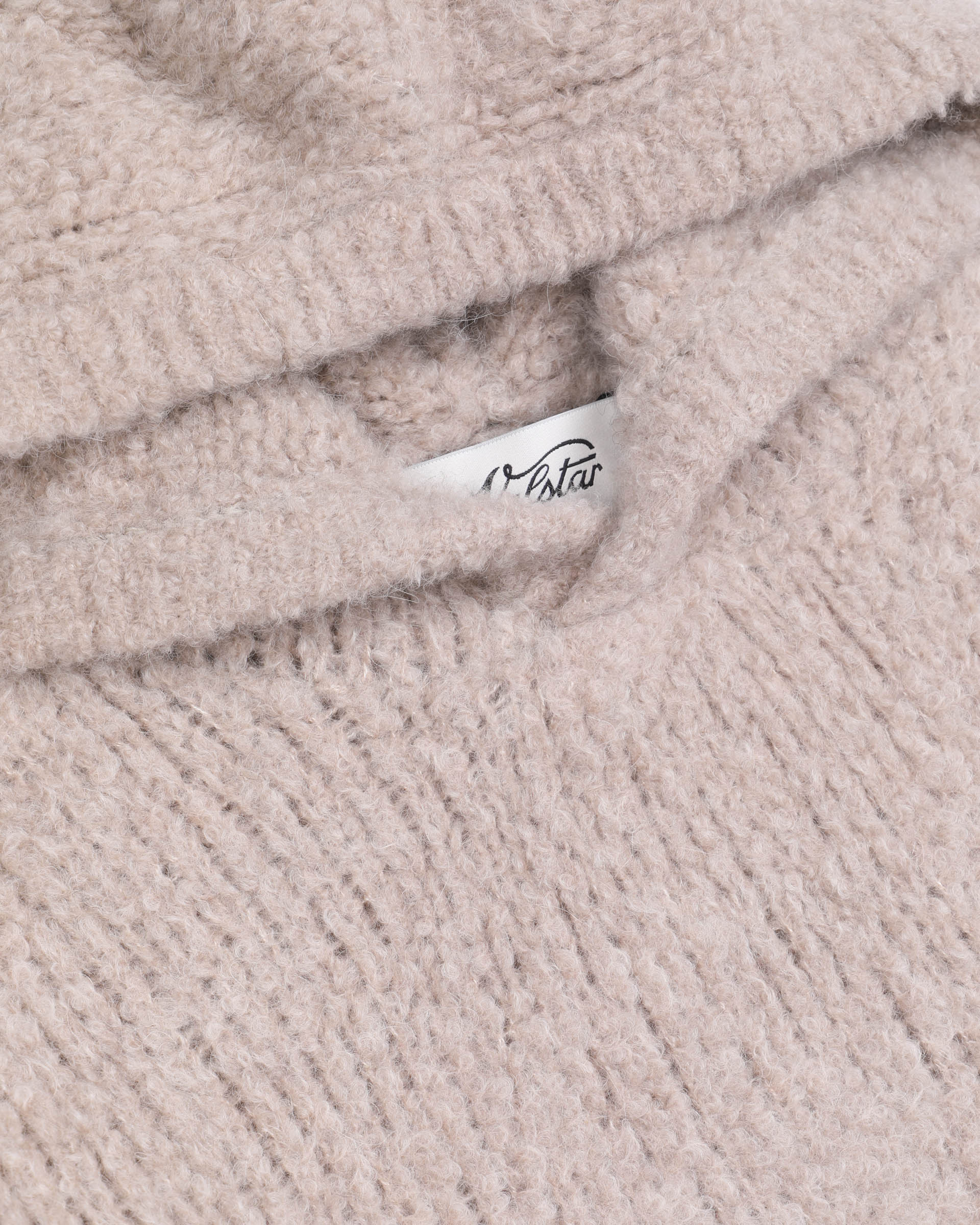 Maglia con cappuccio in  filato bouclè in misto cashmere-alpaca-seta. Beige - Sable