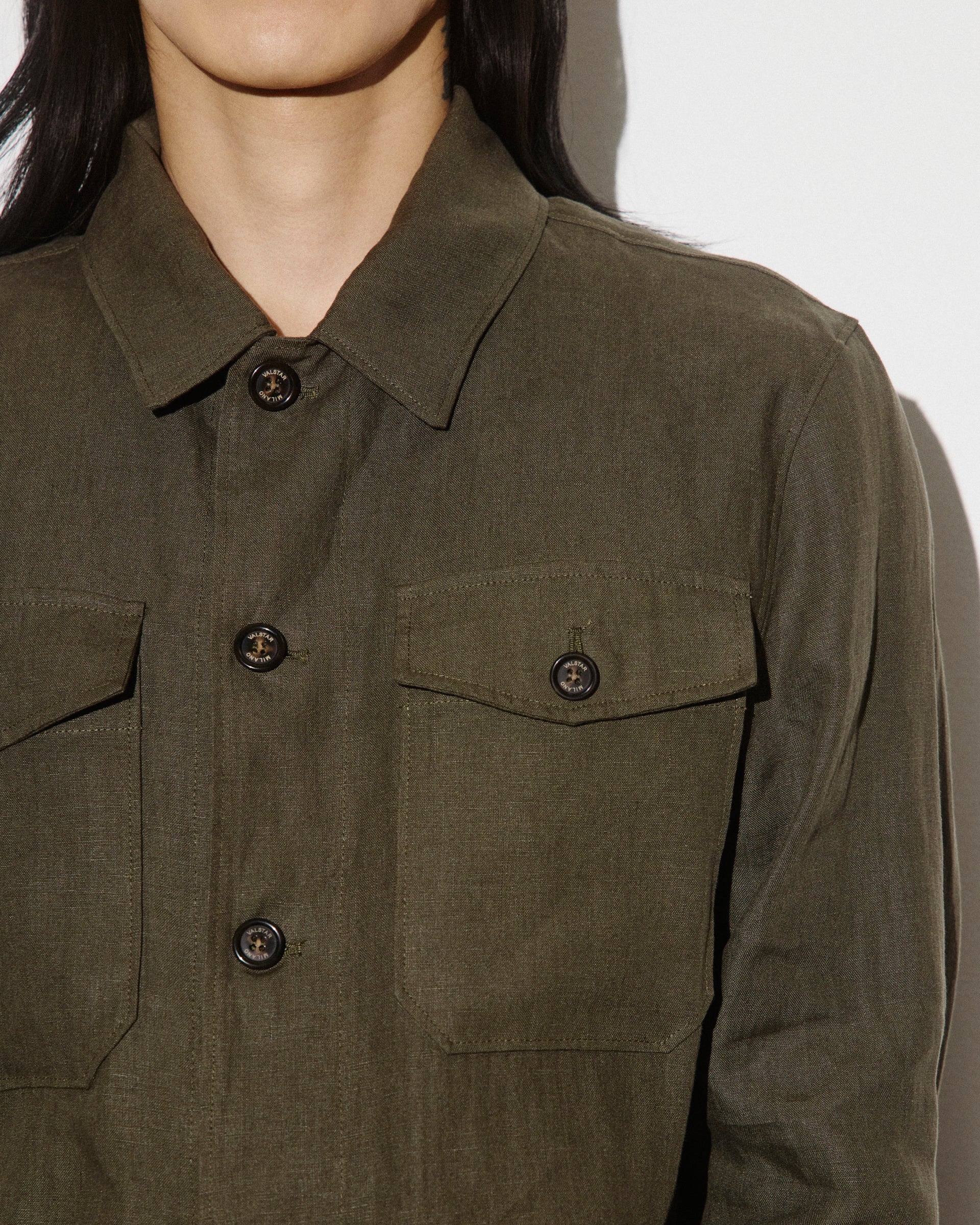 UOMO- OVERSHIRT CON BOTTONI IN TESSUTO LINO TINTO PEZZA, SFODERATA - Oliva