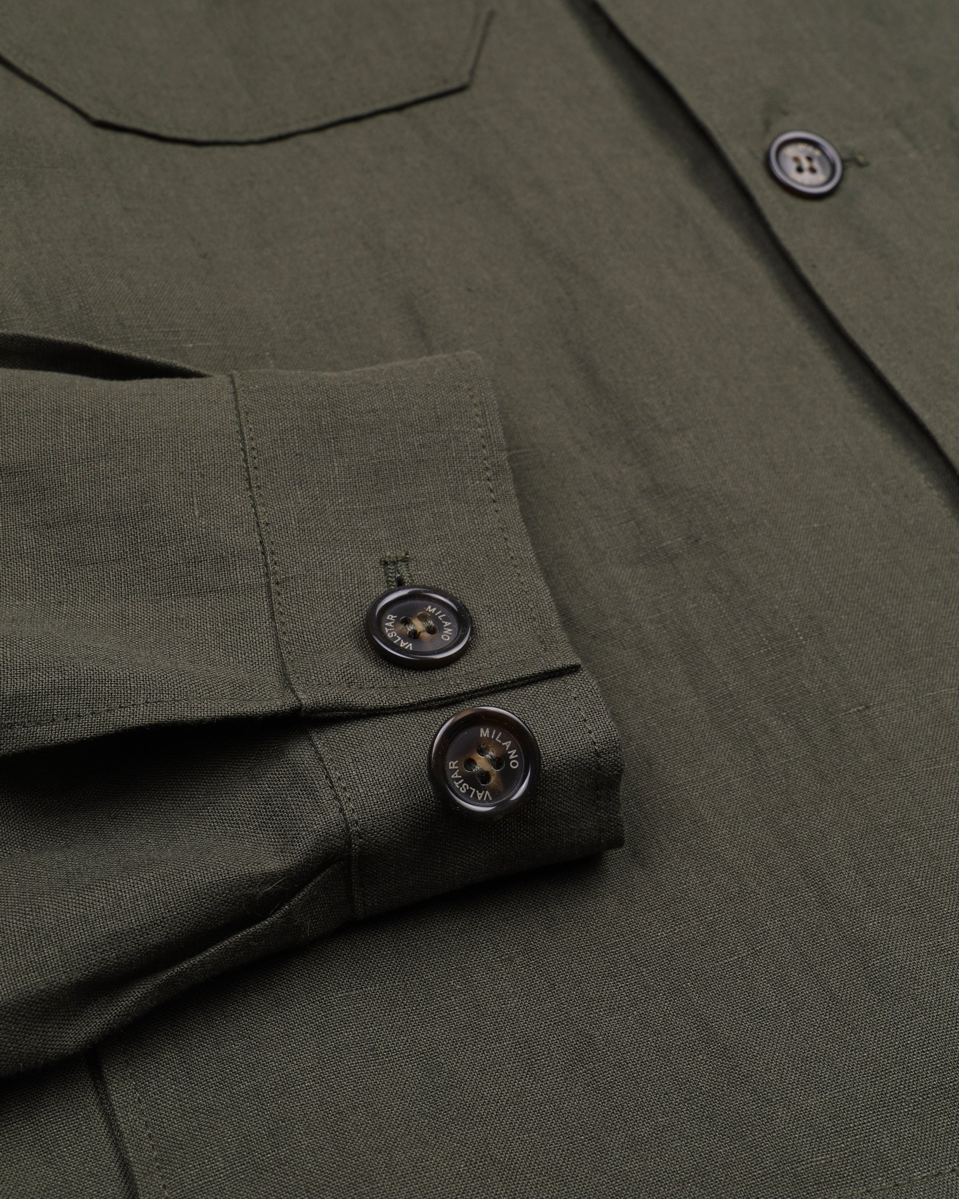 UOMO- OVERSHIRT CON BOTTONI IN TESSUTO LINO TINTO PEZZA, SFODERATA - Oliva