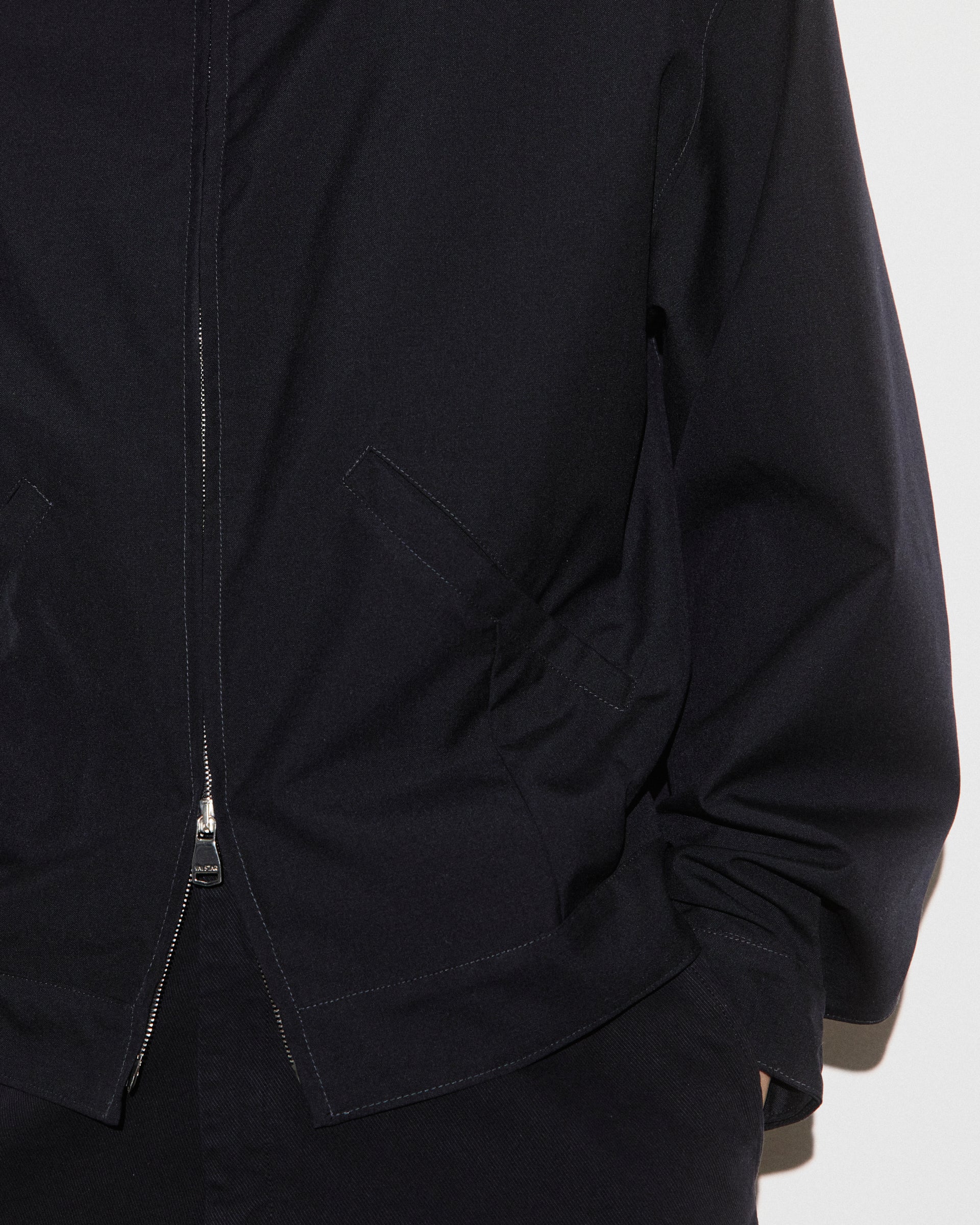 Giubbotto bomber Stan in tessuto fresco lana in pura lana vergine. Blu - Navy