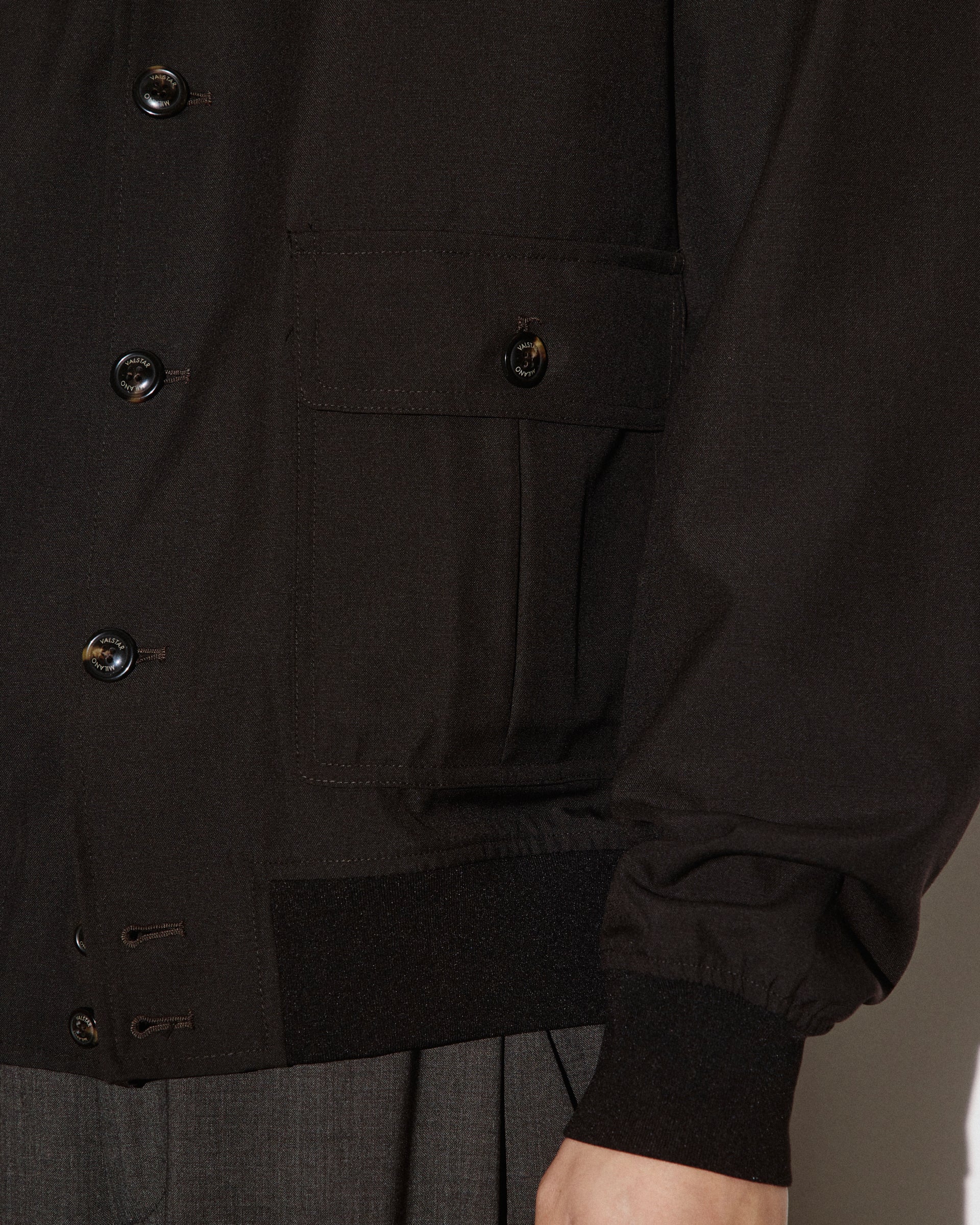 Giubbotto Valstarino in tessuto fresco lana di pura lana vergine. Marrone - Ebano