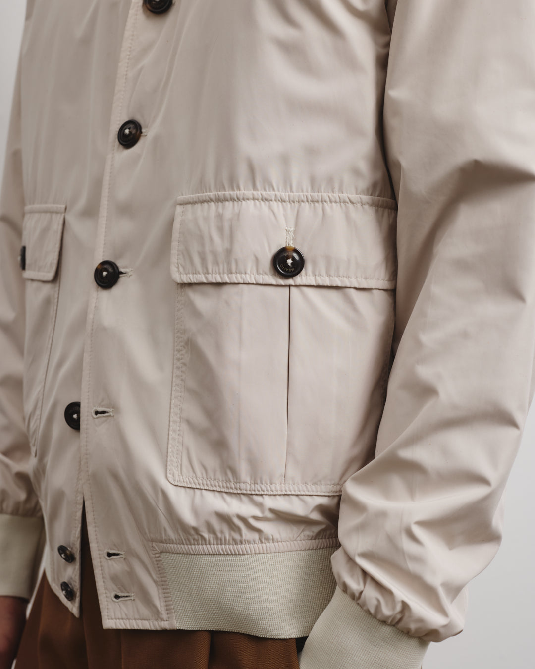 Giubbotto Valstarino Tascabile in microfibra water repellent, foderato. Panna - Latte