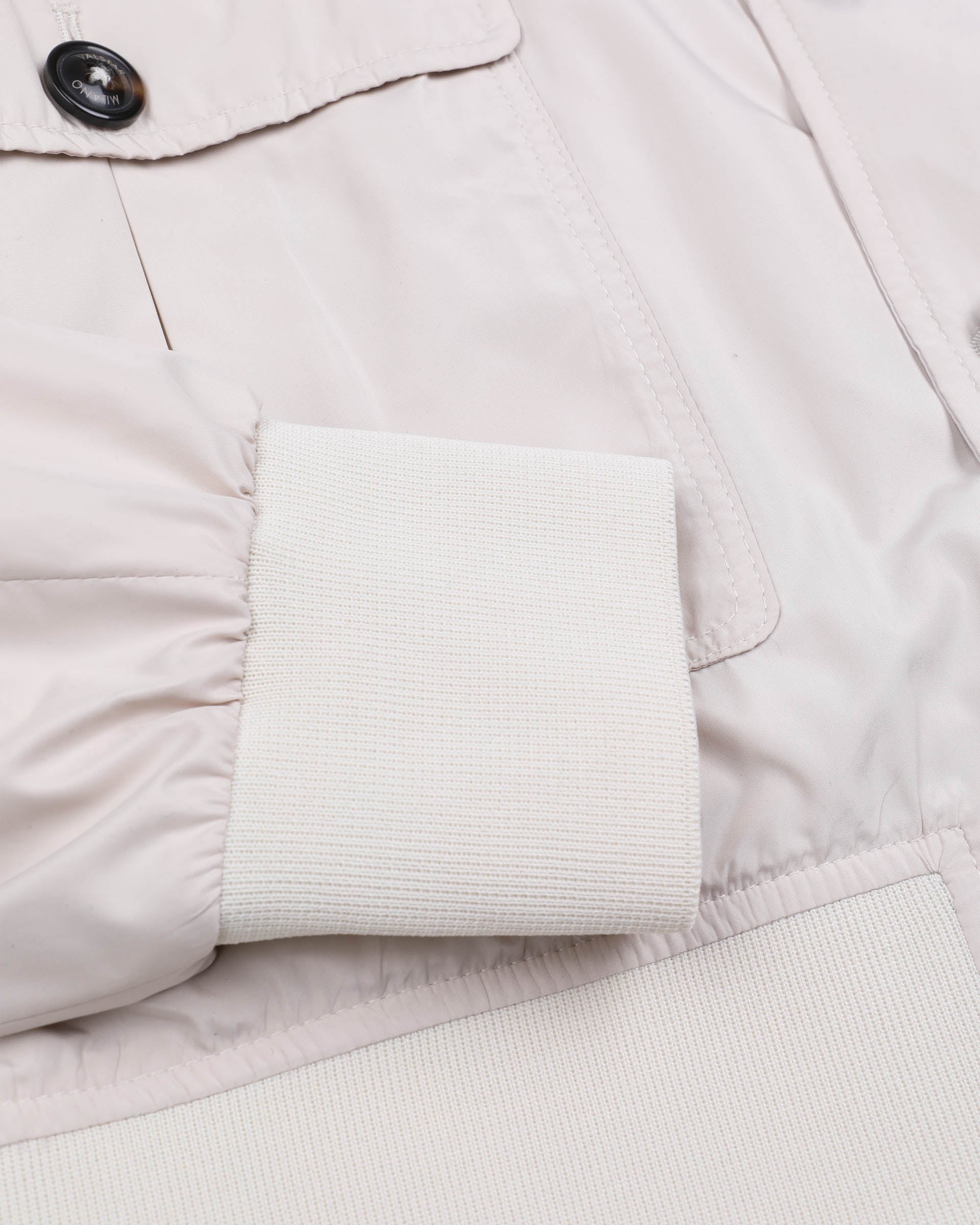 Giubbotto Valstarino Tascabile in microfibra water repellent, foderato. Panna - Latte