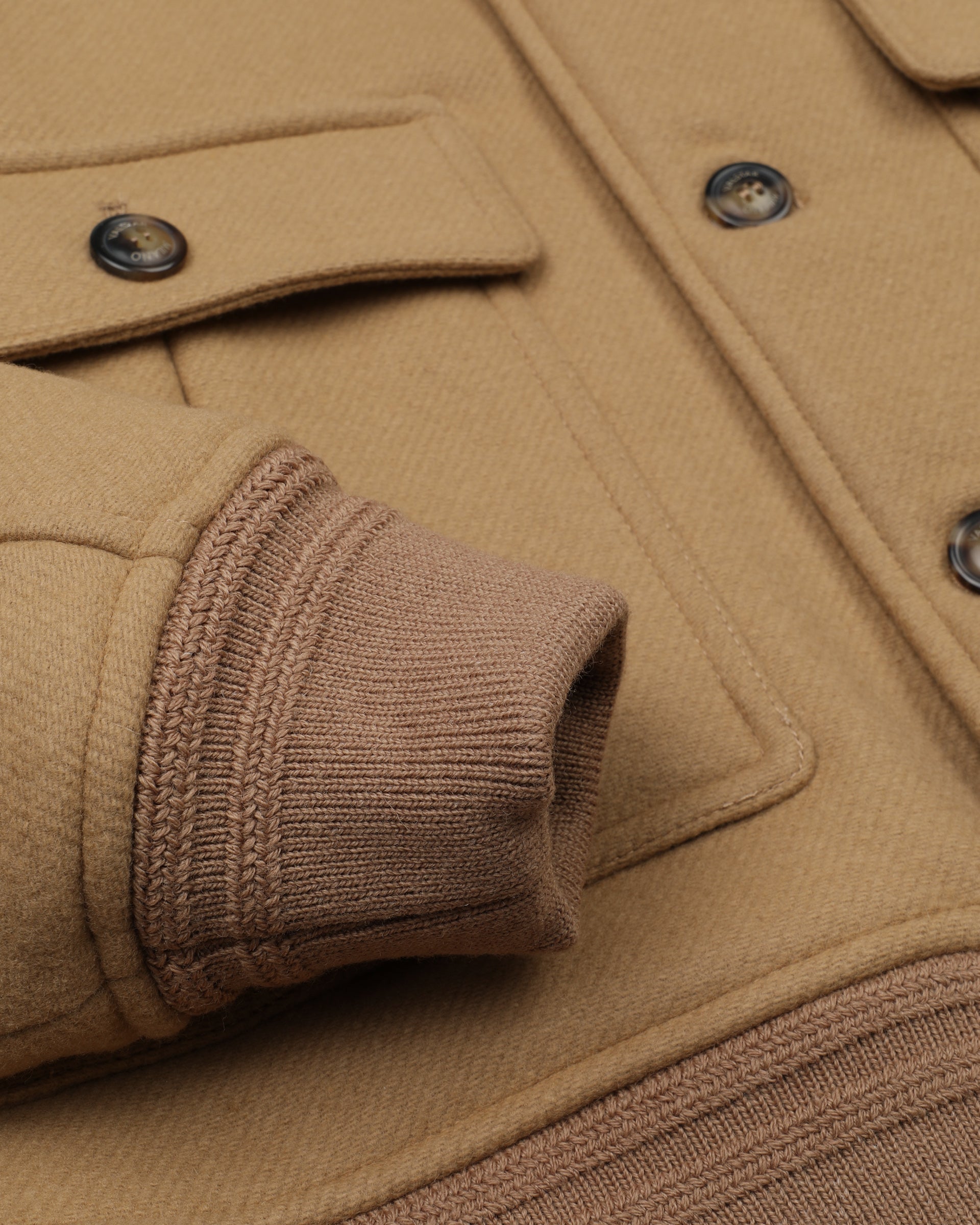 Giubbotto Valstarino in panno di pura lana vergine, foderato. Beige - Camel