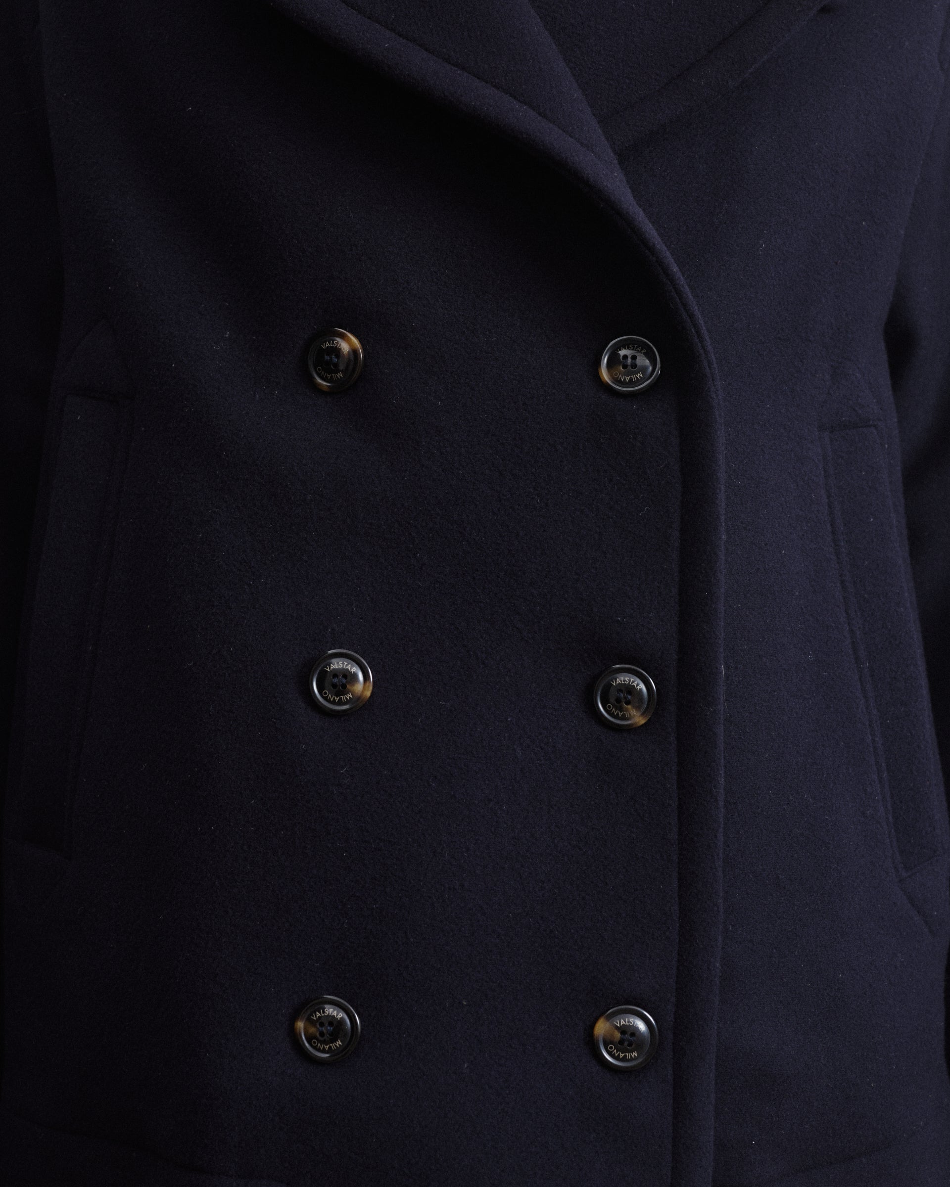 UOMO-PEACOAT CON BOTTONI  DI PURA LANA VERGINE, FODERATO, DETTAGLIO COLLO IN MAGLIA - Navy