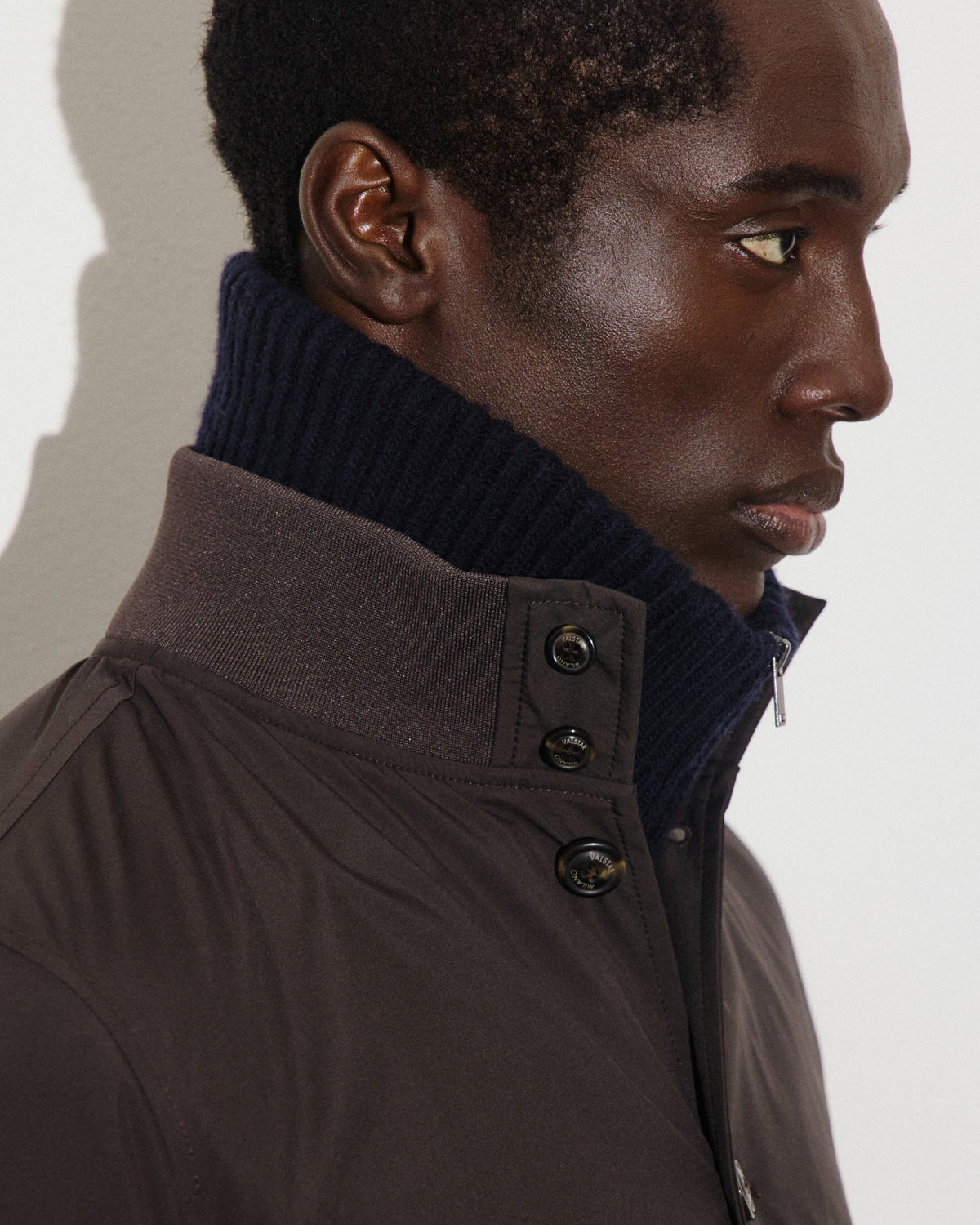Giubbotto Valstarino Tascabile in microfibra accoppiata a 3 strati water-proof, foderato. - Ebano