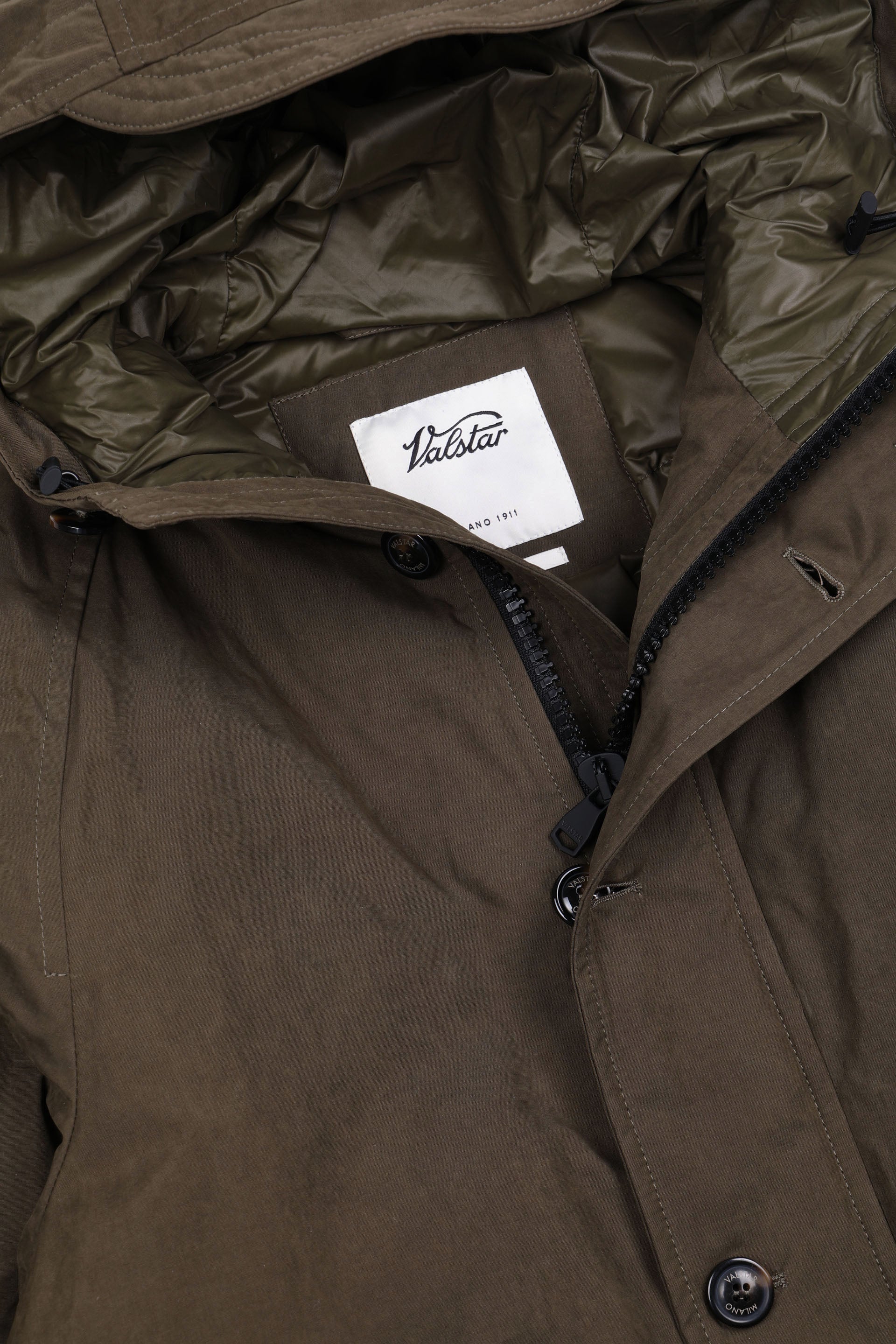 Down padded hooded jacket in a water repellent cotton blend Gr