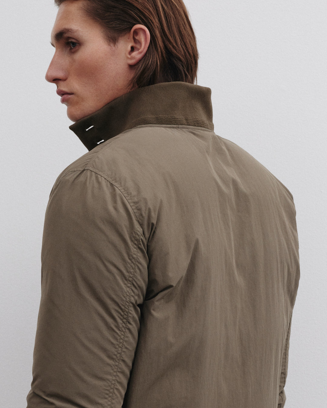 Giubbotto Valstarino in tessuto tecnico water repellent imbottito in piuma. Verde - Ficus