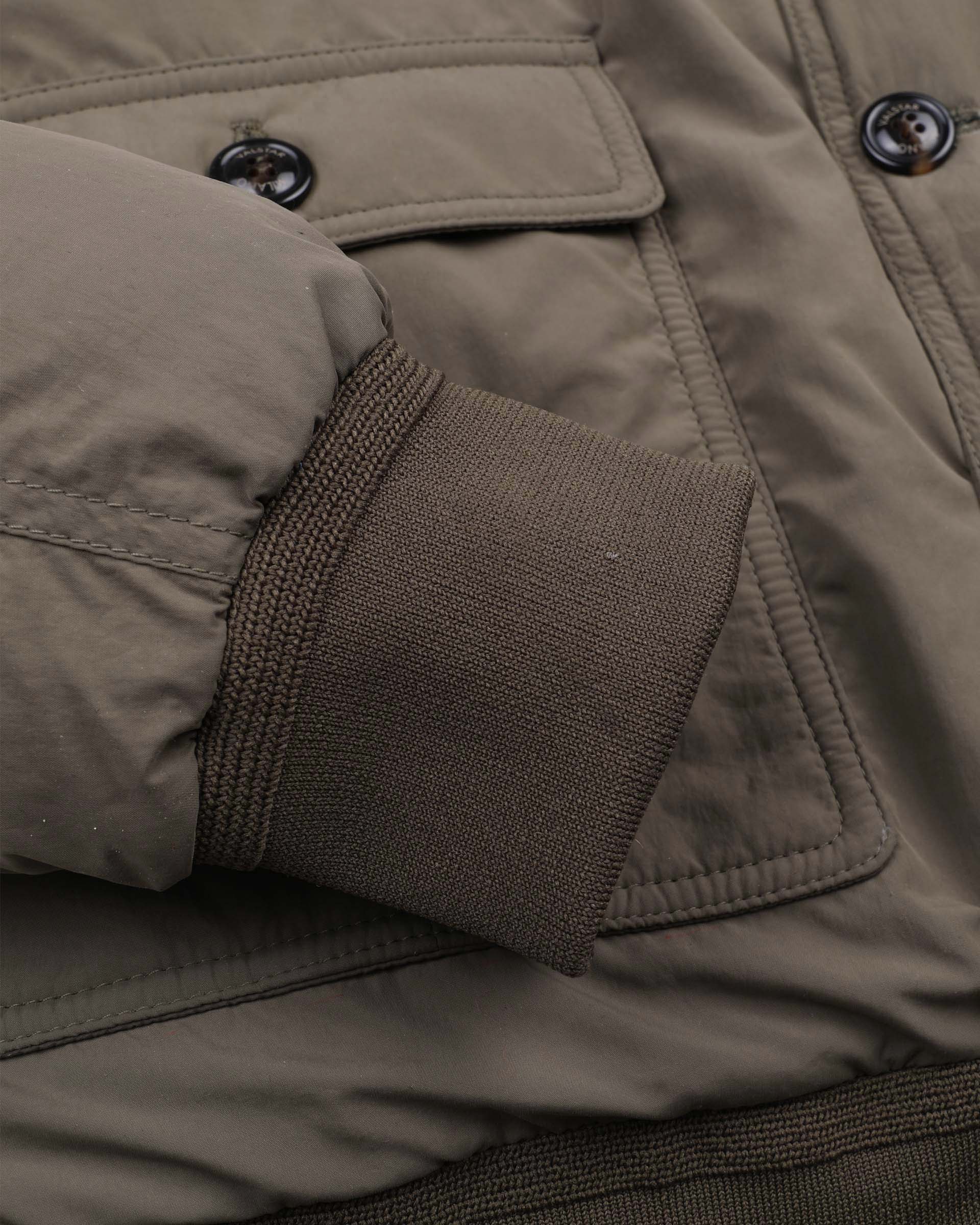 Giubbotto Valstarino in tessuto tecnico water repellent imbottito in piuma. Verde - Ficus