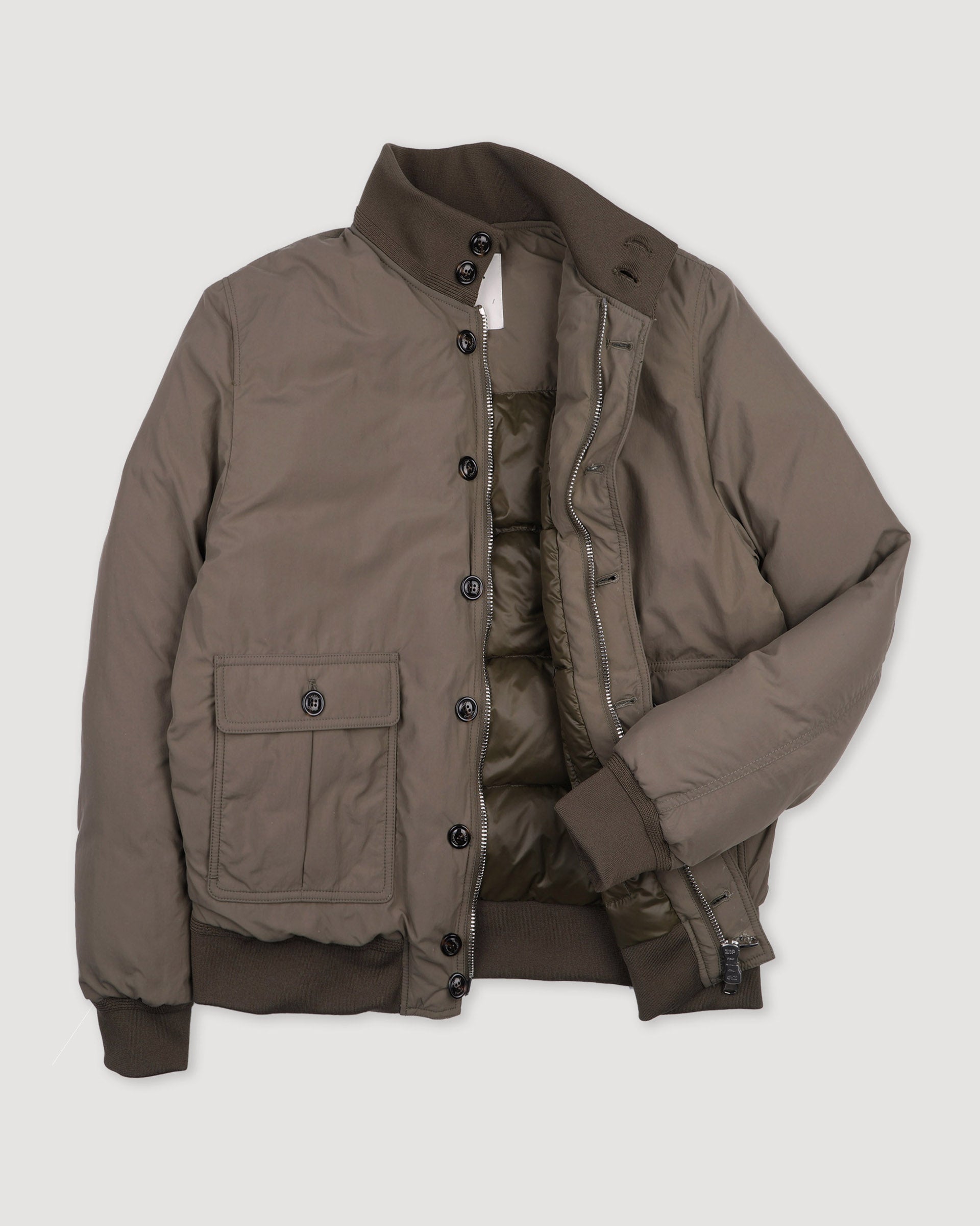 Giubbotto Valstarino in tessuto tecnico water repellent imbottito in piuma. Verde - Ficus