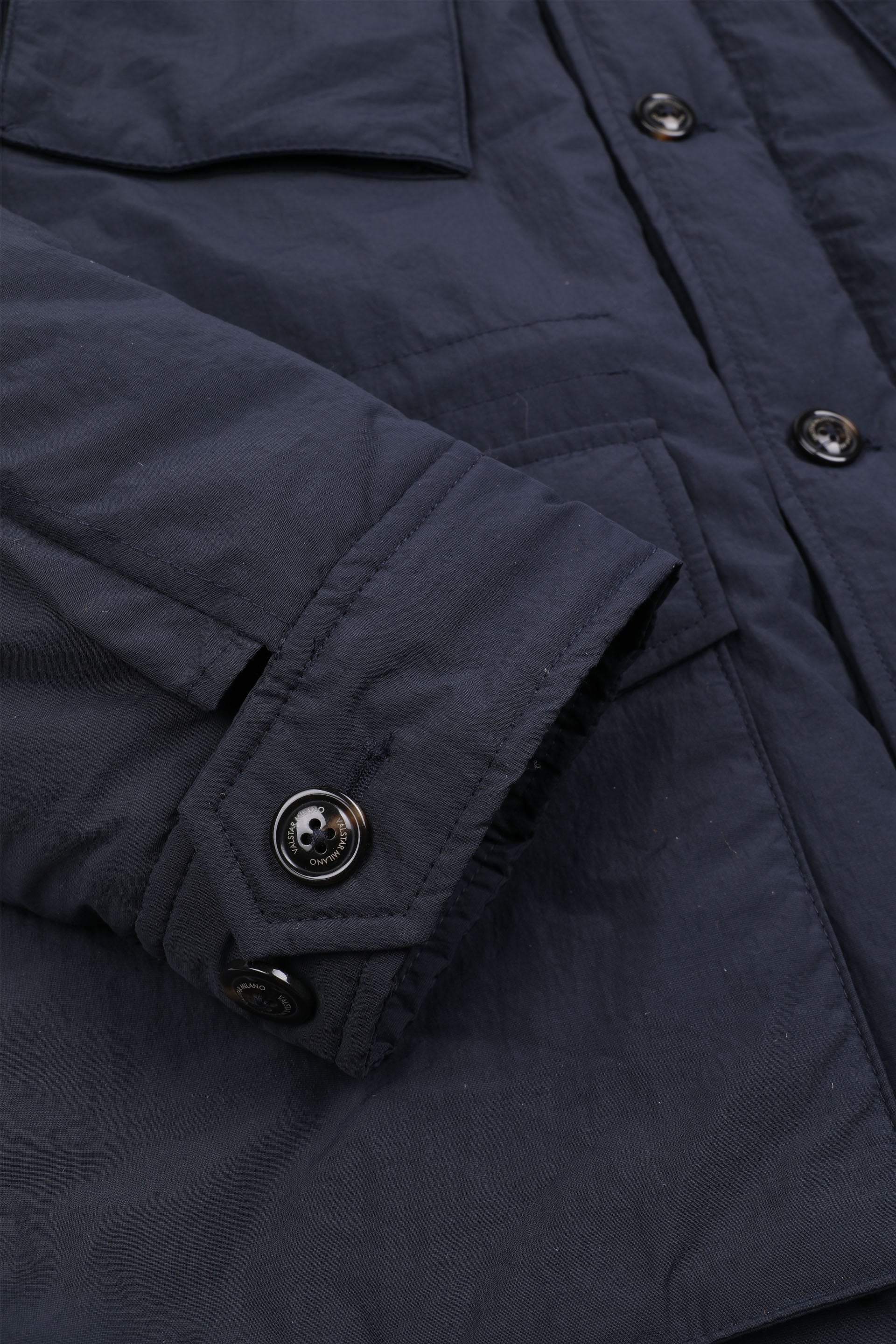 Field jacket in tessuto di misto nylon/cotone water repellent, imbottito. Blu - Navy