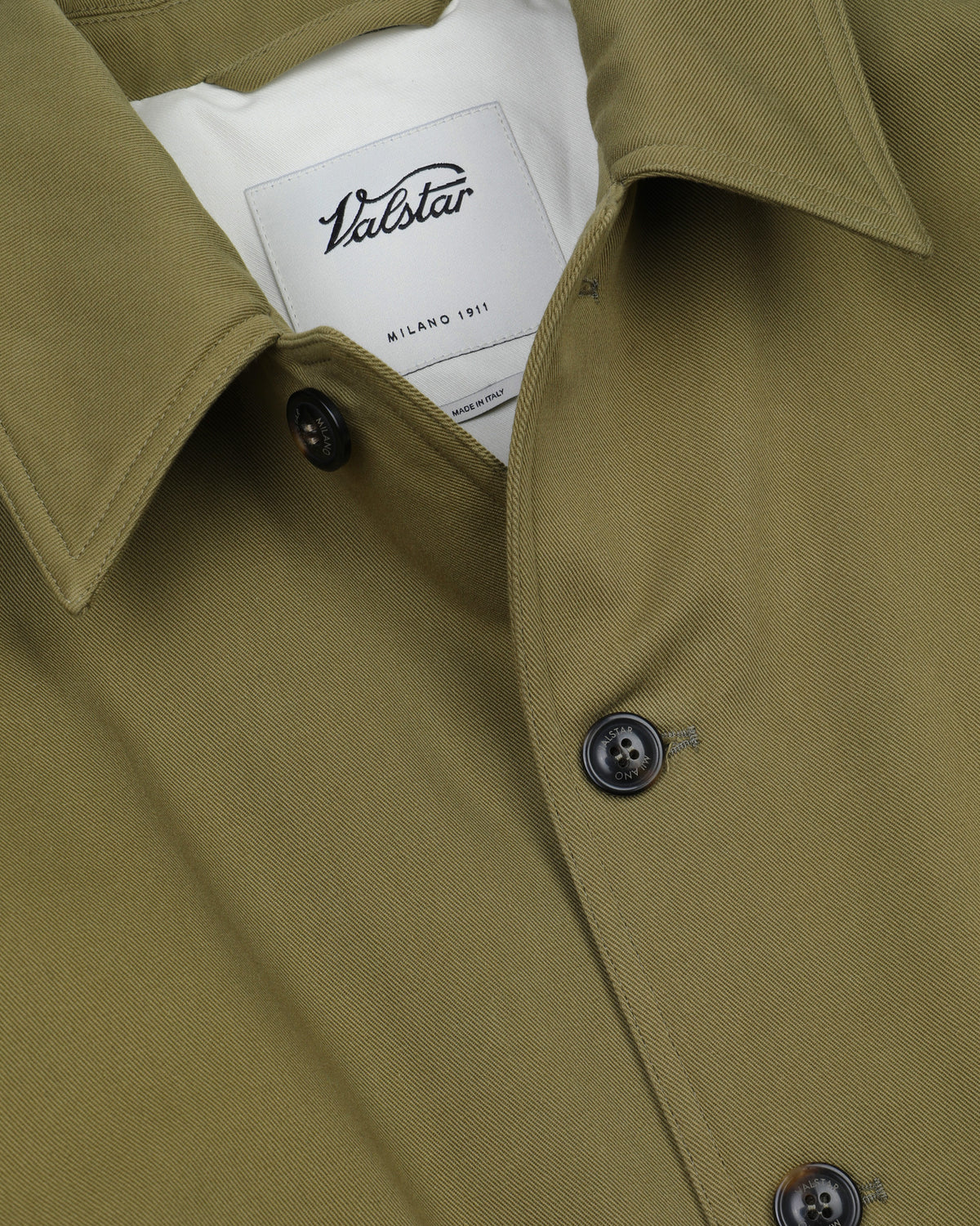 Giubbotto bomber Colin in twill di cotone organico con trattamento water repellent, imbottito. Verde - Cardamomo