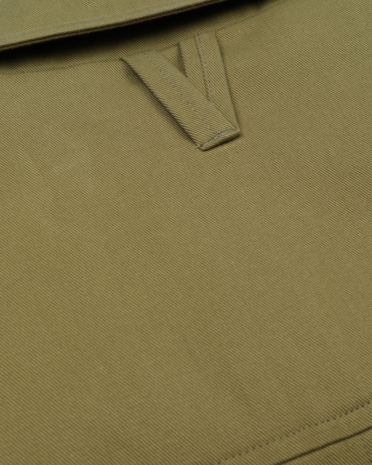 Giubbotto bomber Colin in twill di cotone organico con trattamento water repellent, imbottito. Verde - Cardamomo