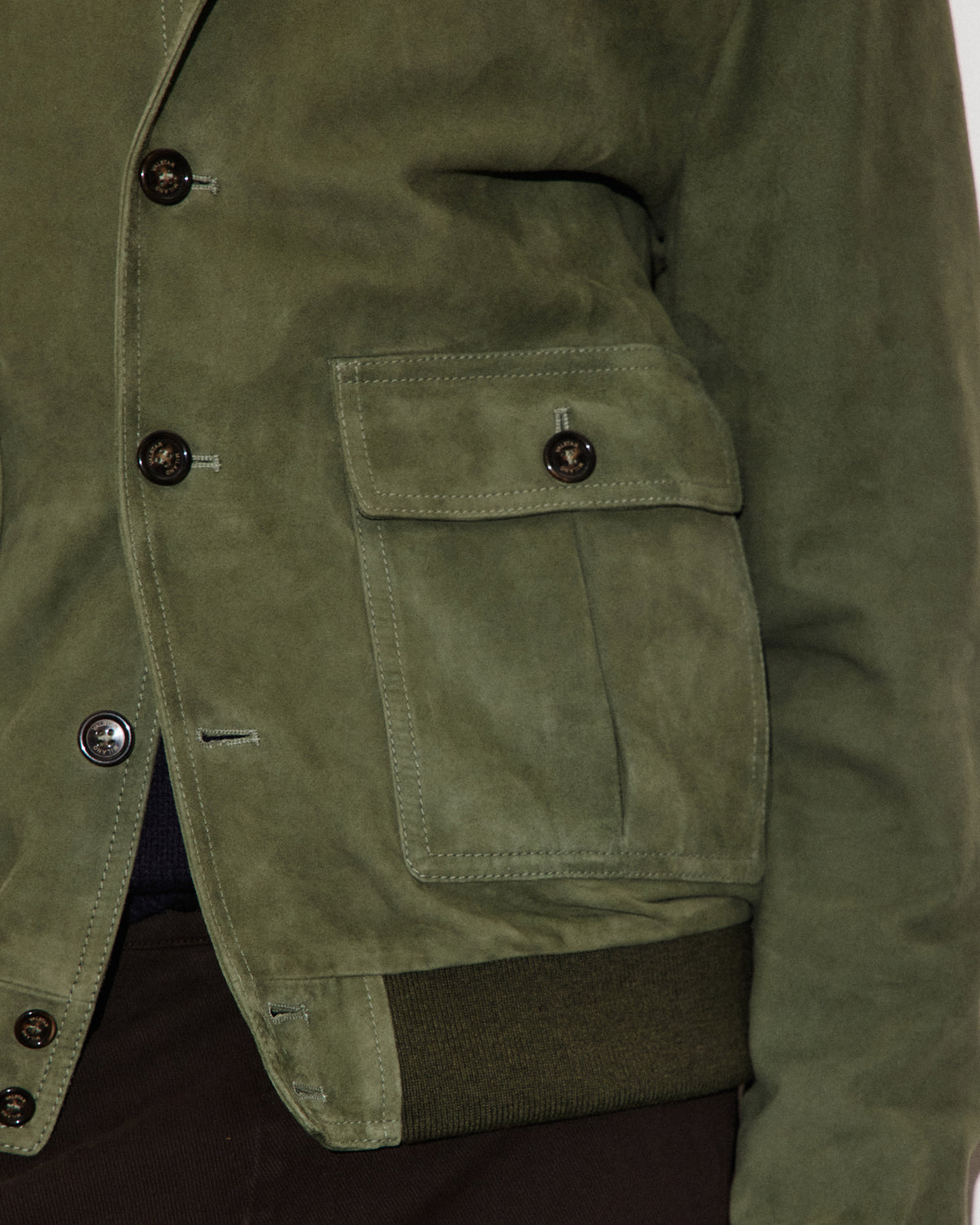 Giubbotto Valstarino in suede con loop su collo dietro, foderato. Verde - Basil