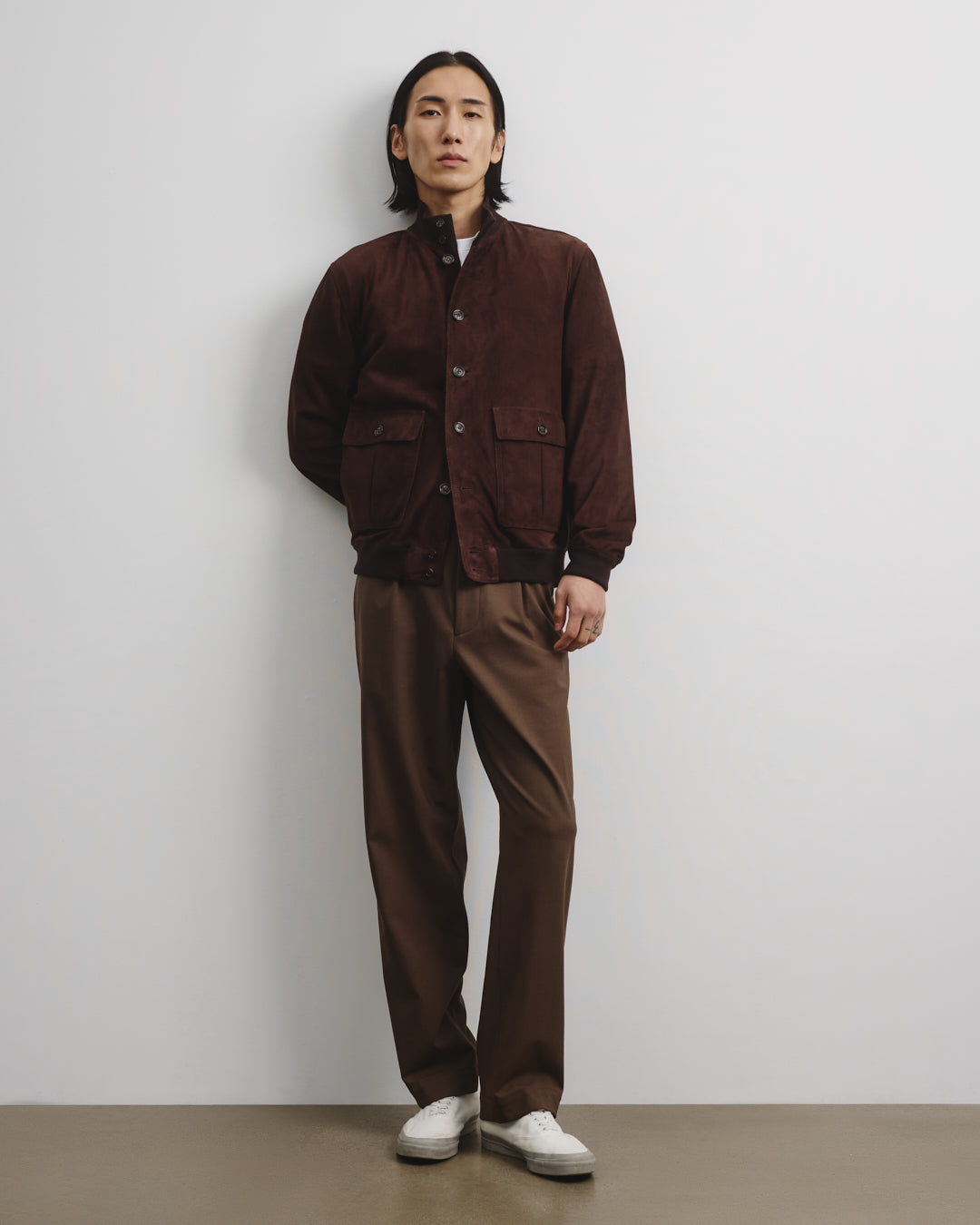 Giubbotto Valstarino in suede, sfoderato con loop nel collo dietro. Marrone - Caffè