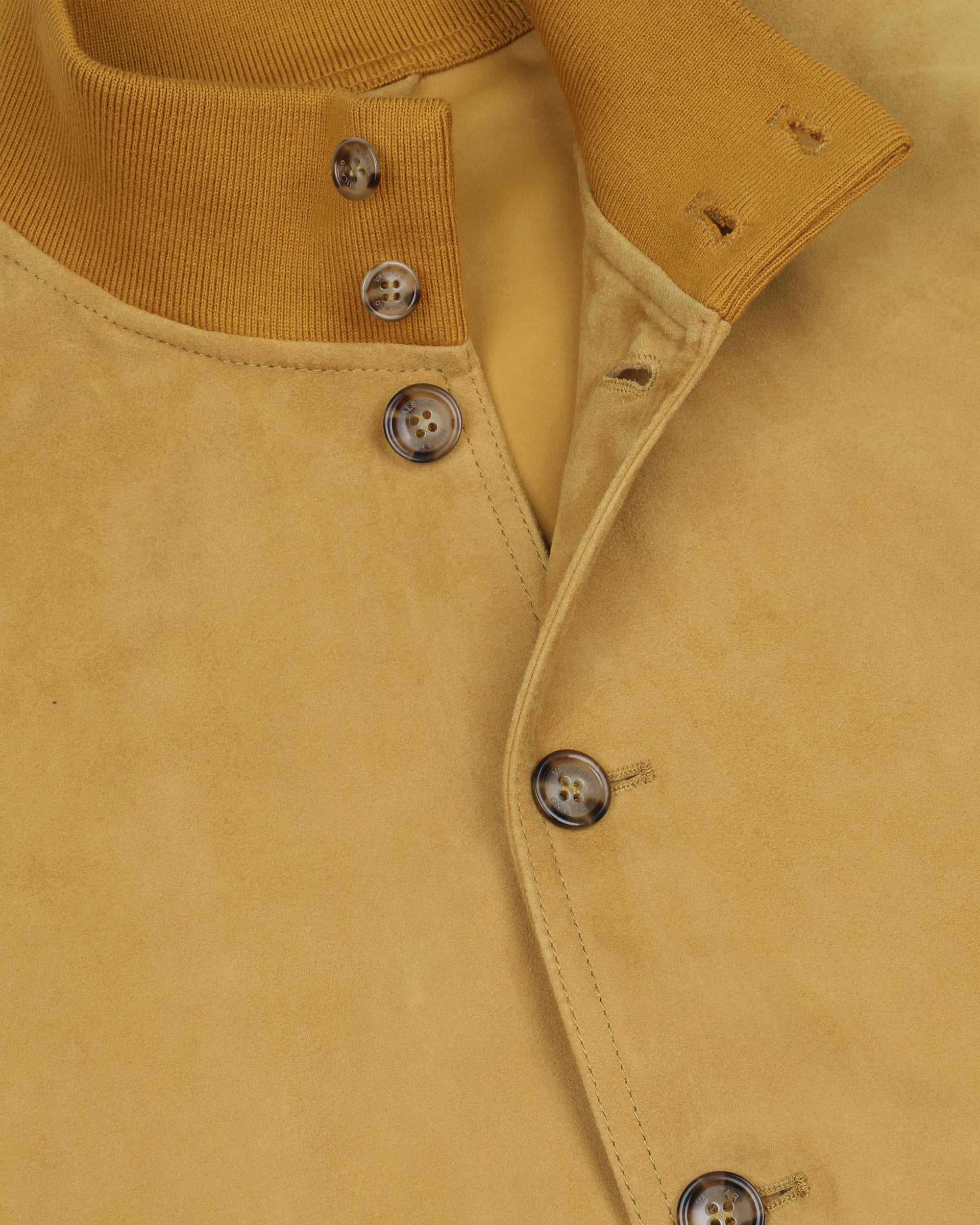 Giubbotto Valstarino in suede, sfoderato con loop nel collo dietro. Giallo - Moutarde