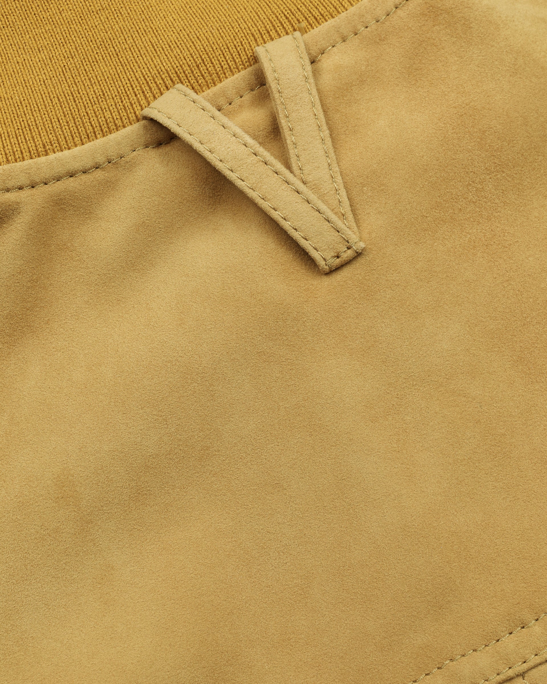Giubbotto Valstarino in suede, sfoderato con loop nel collo dietro. Giallo - Moutarde
