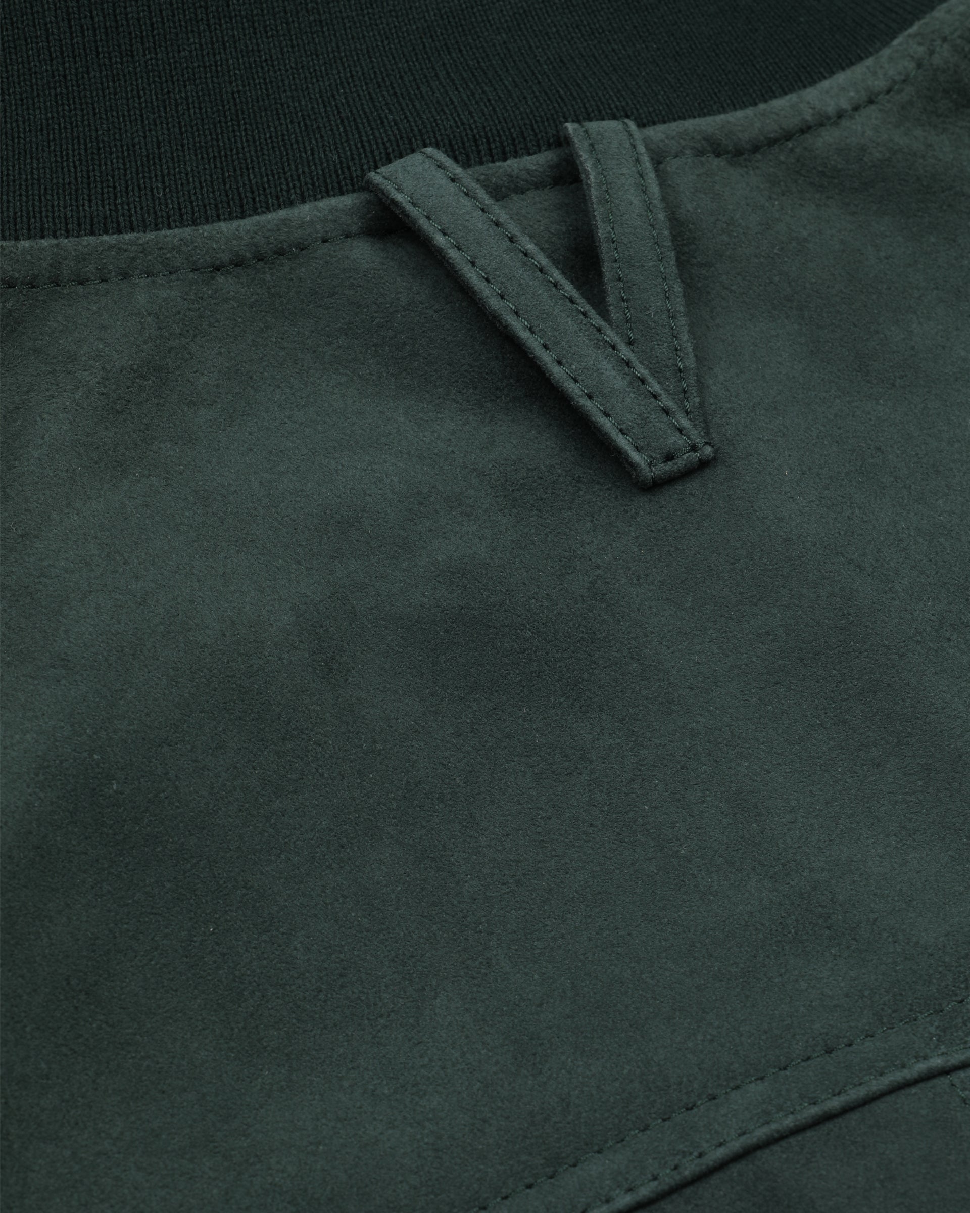 Giubbotto Valstarino in suede, sfoderato con loop nel collo dietro. Verde - Garden