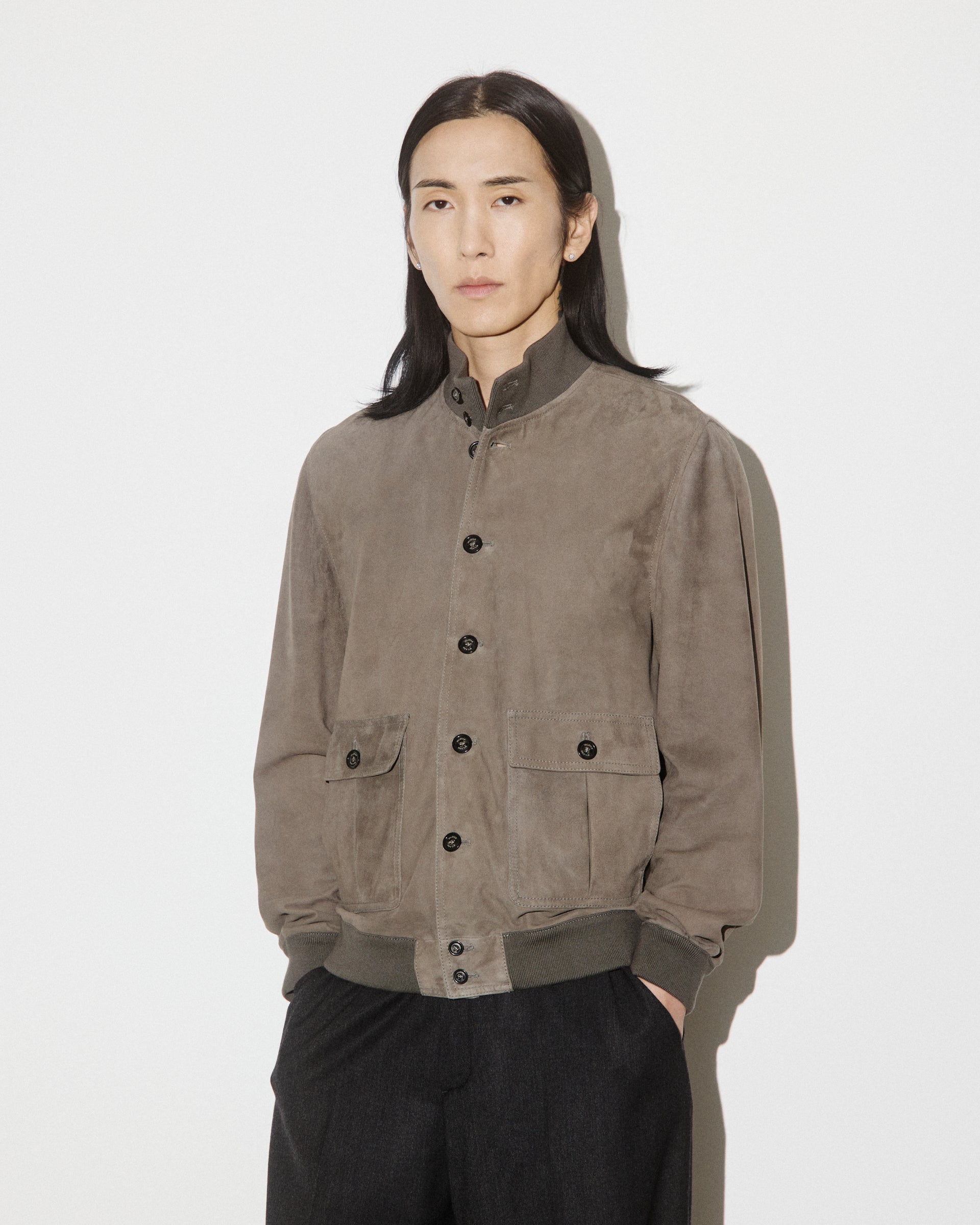 UOMO-GIUBBOTTO VALSTARINO COLLO ALTO CON BOTTONI E TASCHE APPLICATE IN SUEDE SFODERATO, COLLO POLSI E FONDO SMACCHINATI IN COTONE - Roccia