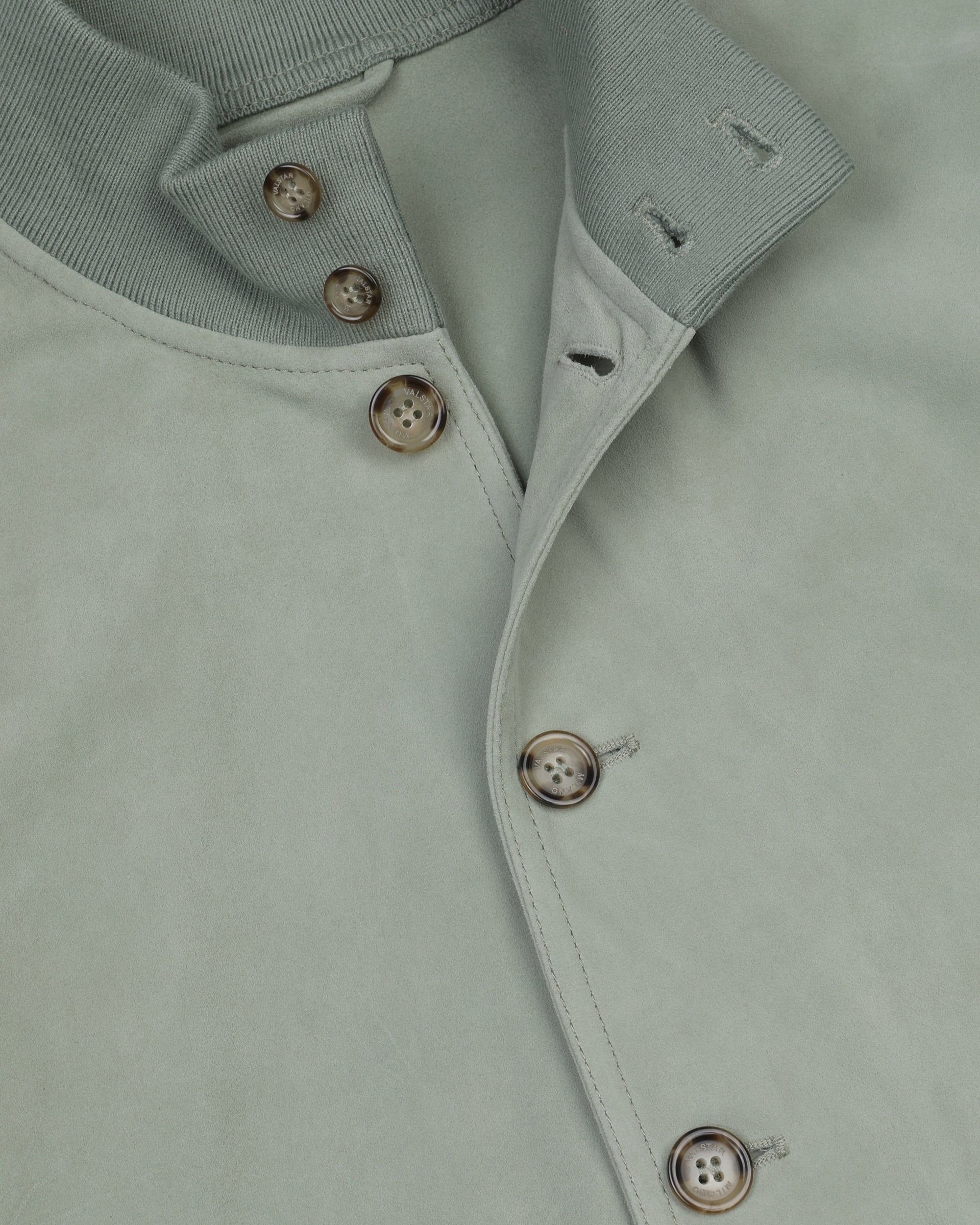 Giubbotto Valstarino in suede, sfoderato con loop nel collo dietro. Verde - Tiglio