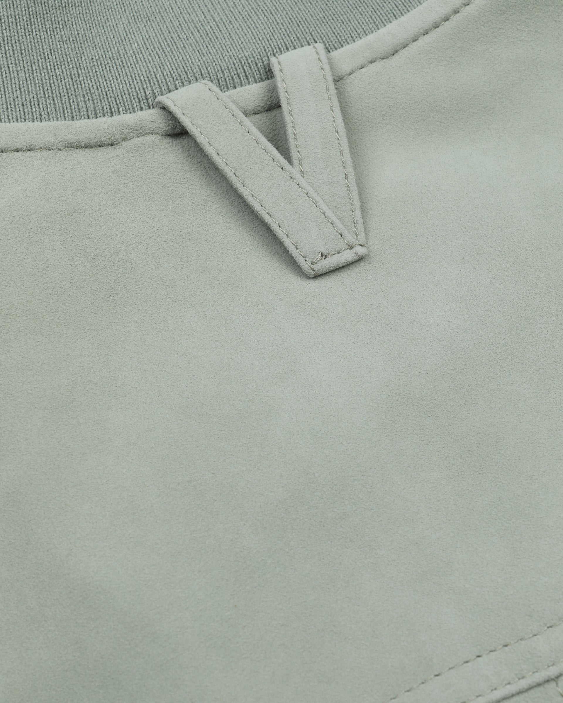 Giubbotto Valstarino in suede, sfoderato con loop nel collo dietro. Verde - Tiglio