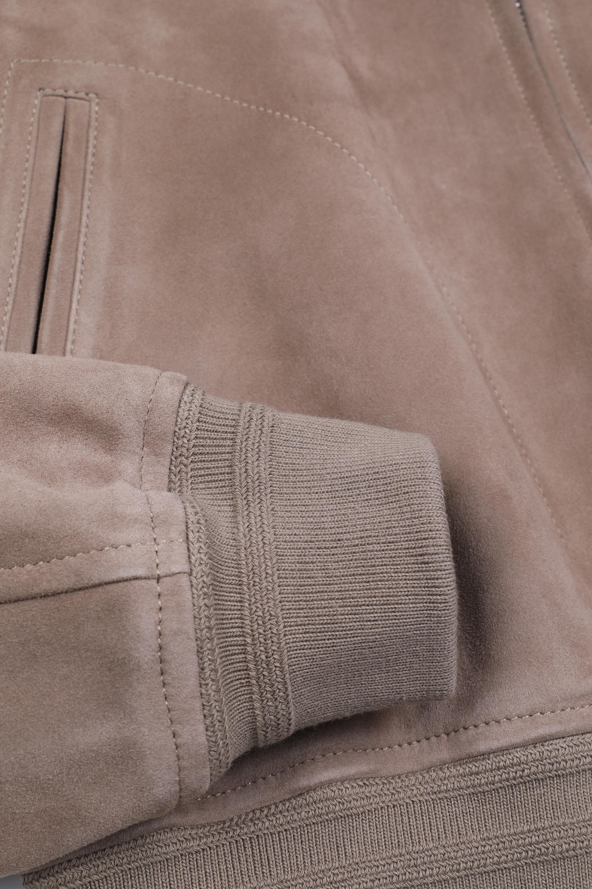 Giubbotto biker con zip in suede, foderato. Beige - Grege