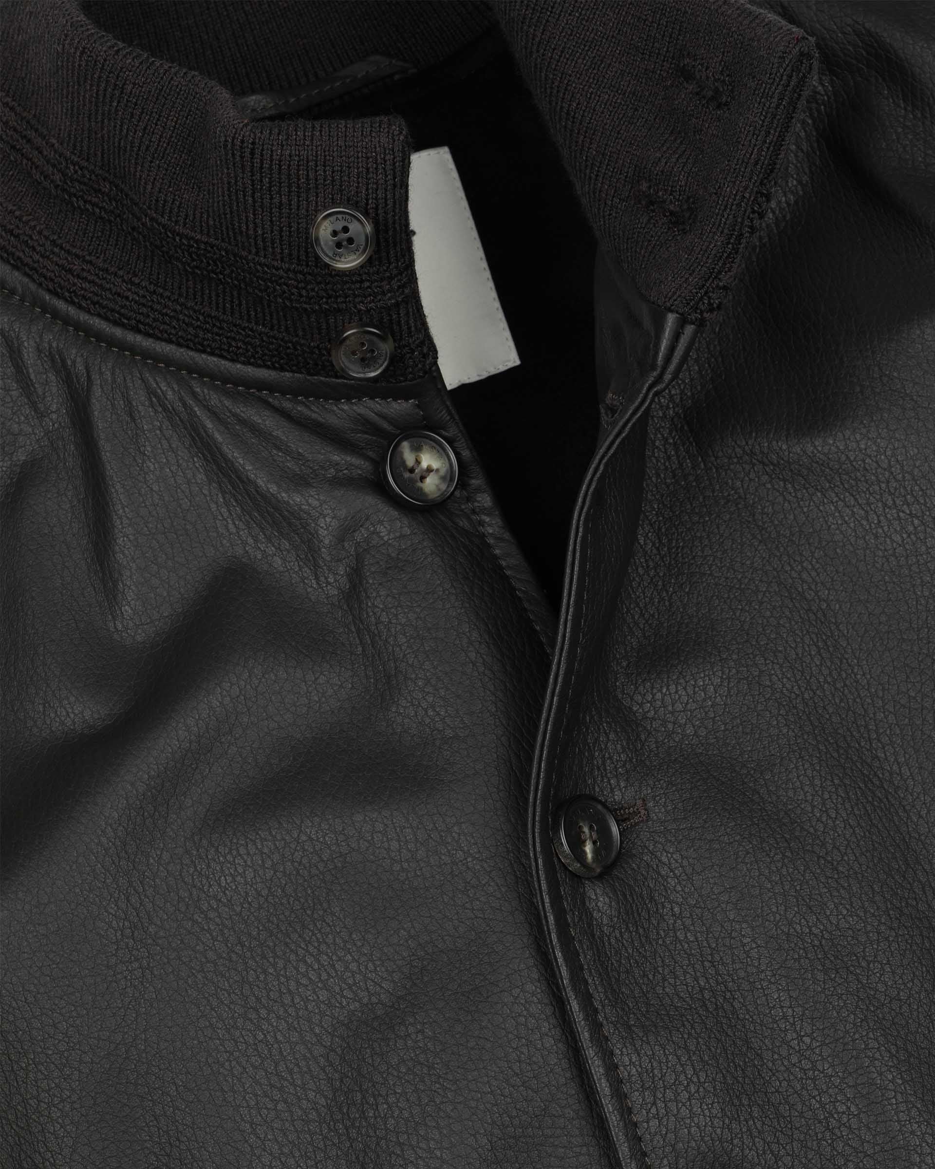 Giubbotto Valstarino in cervo con fodera in cashmere, loop su collo dietro. Marrone - Caffè