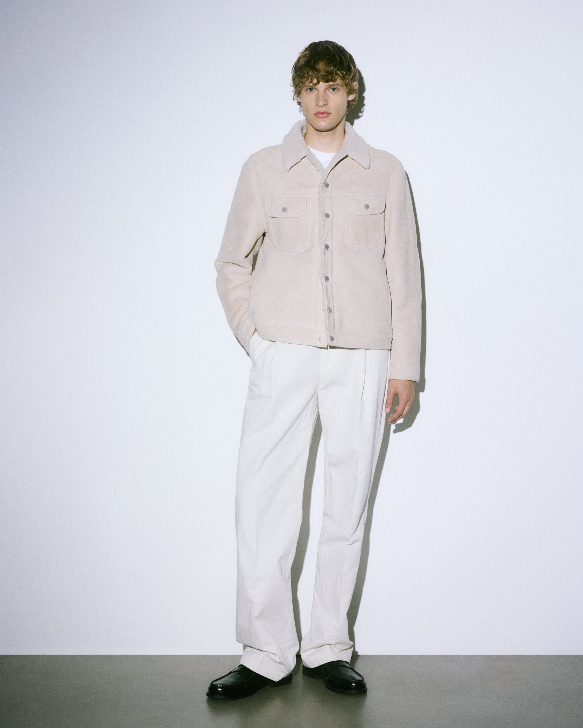 Trucker jacket in montone suede. Panna - Off white