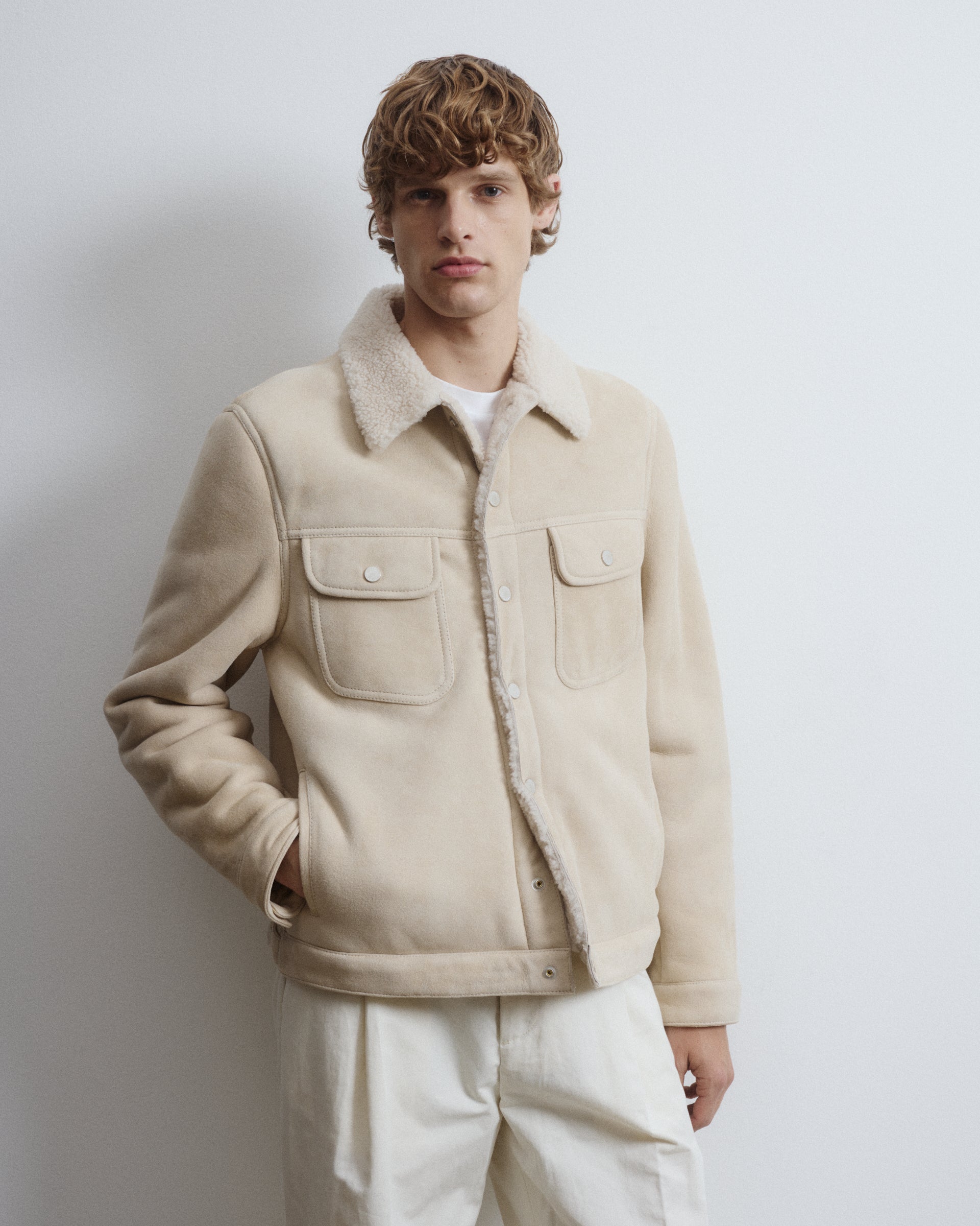 Trucker jacket in montone suede. Panna - Off white