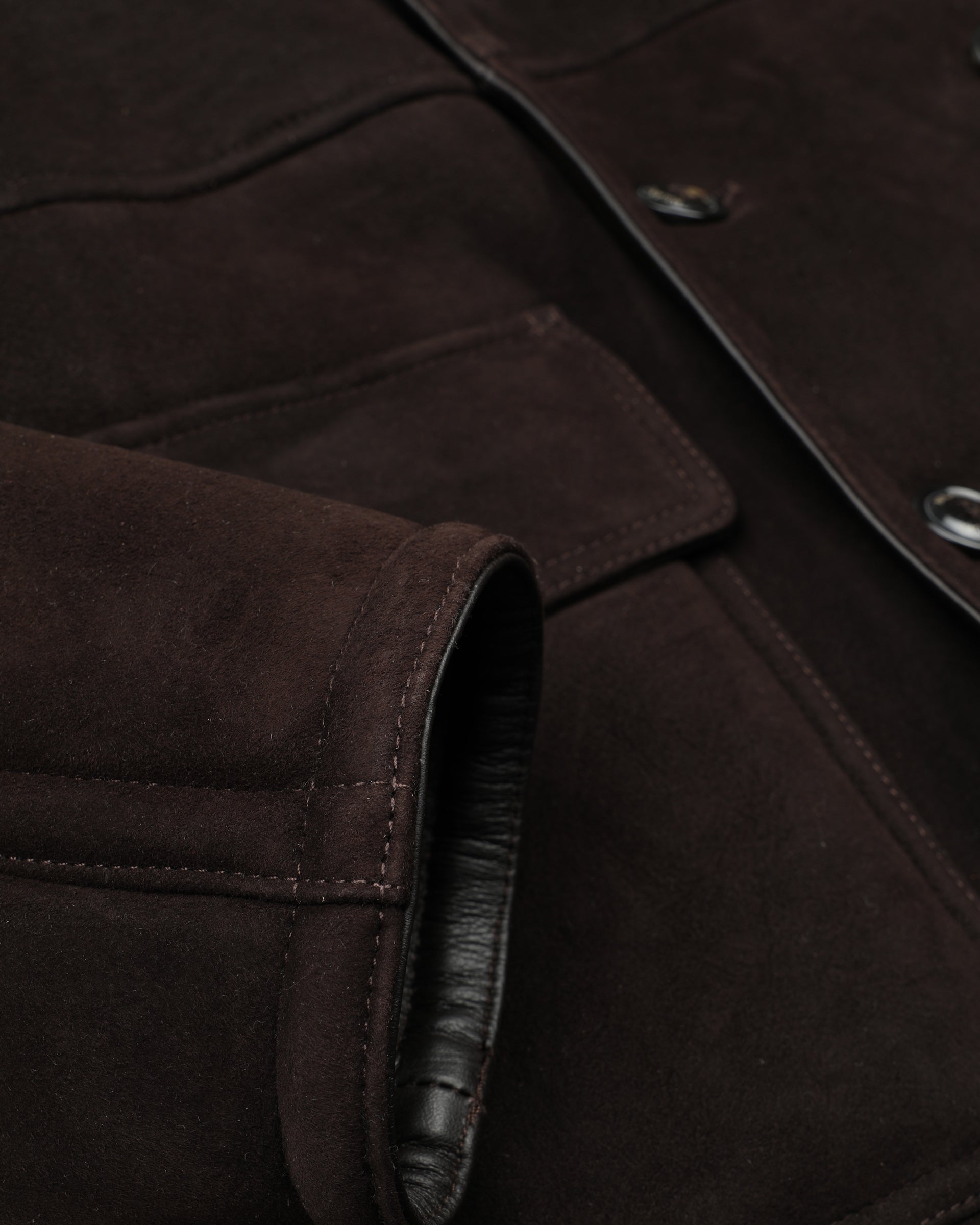 Peacoat doppiopetto Benjamin in montone suede. Marrone - Caffè