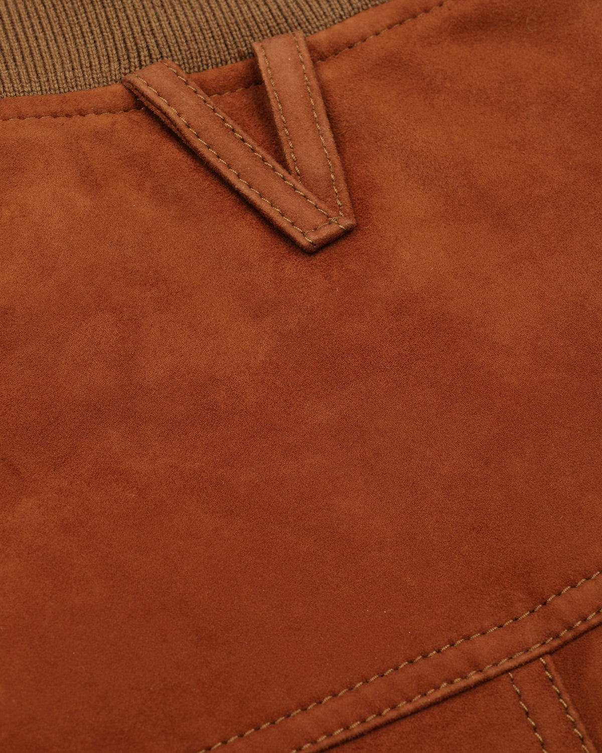 Giubbotto Valstarino in suede imbottito in piuma con loop su collo dietro. Marrone - Sandal