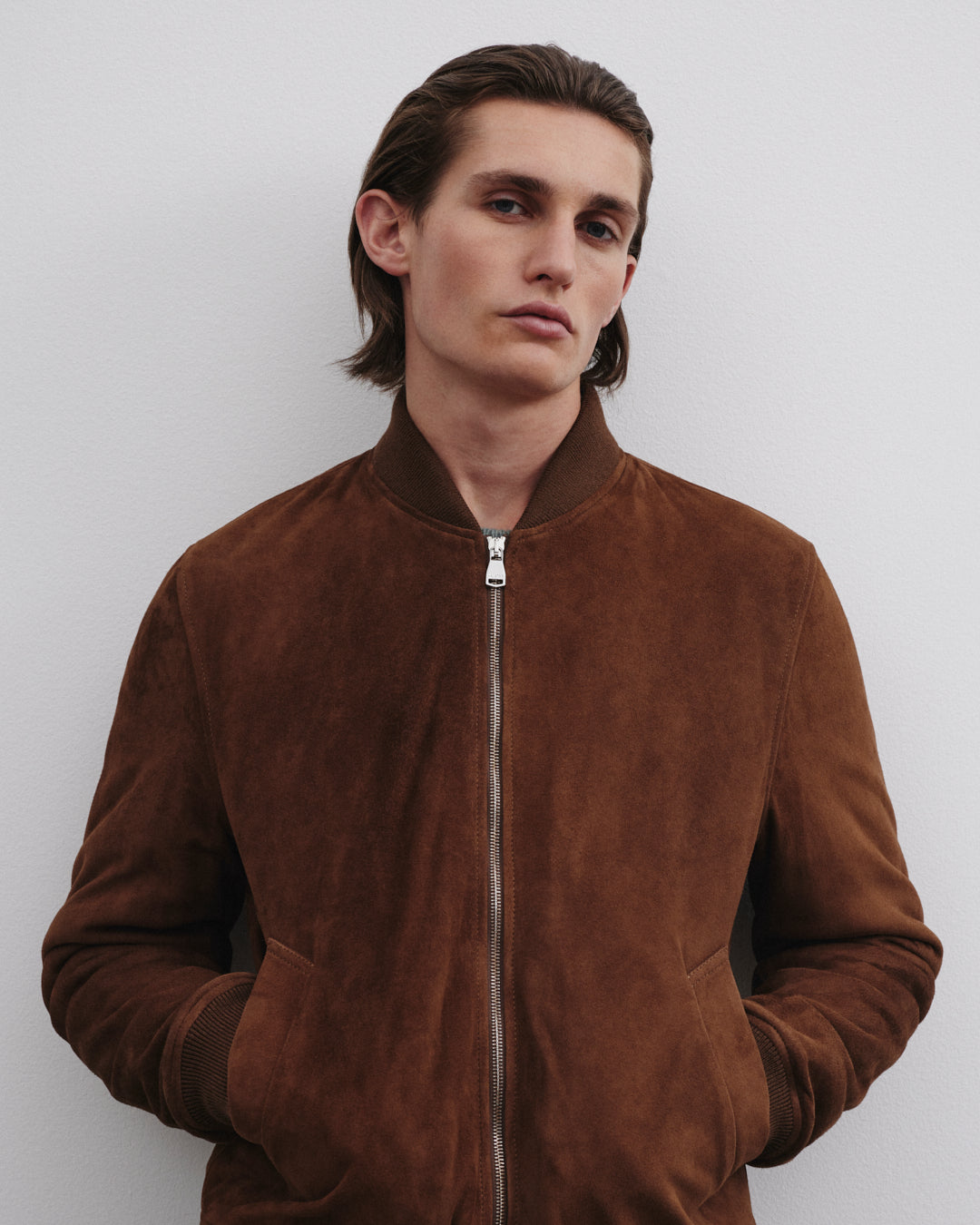 Bomber in suede imbottito. Marrone - Sesamo