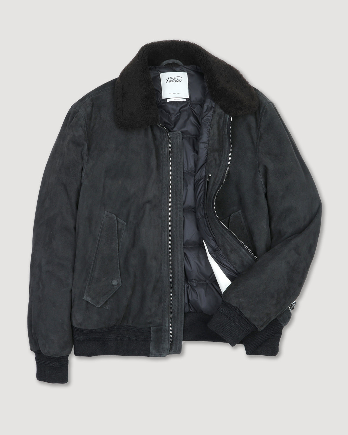 Giubbotto aviatore Cudden in suede, imbottito in piuma e rifinito con collo in montone. Nero - Liquirizia