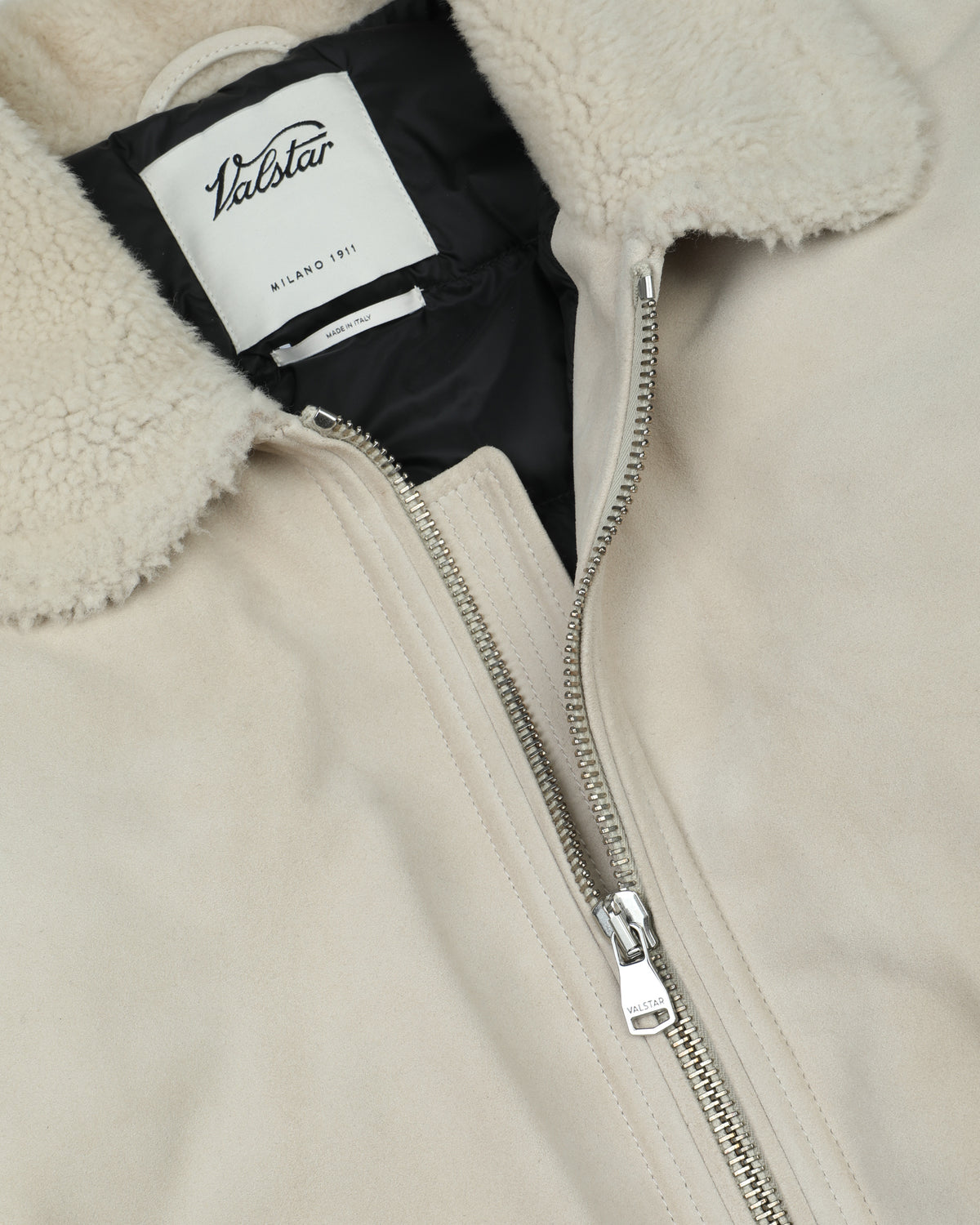 Giubbotto aviatore Cudden in suede, imbottito in piuma e rifinito con collo in montone. Beige - Rafia