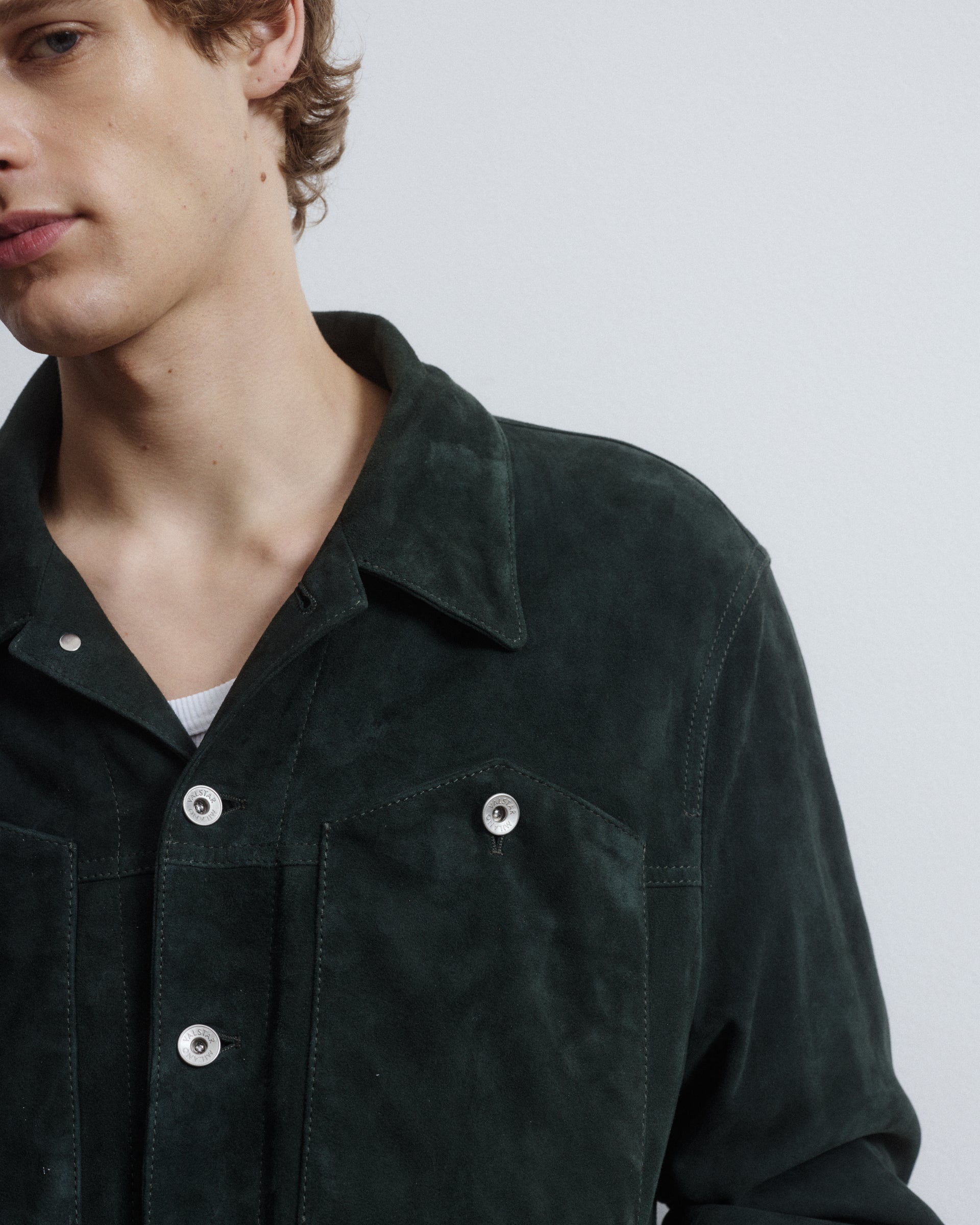 UOMO-TRUCKER JKT CON BOTTONI A CHIODO IN SUEDE, IMBOTTITO - Verdone