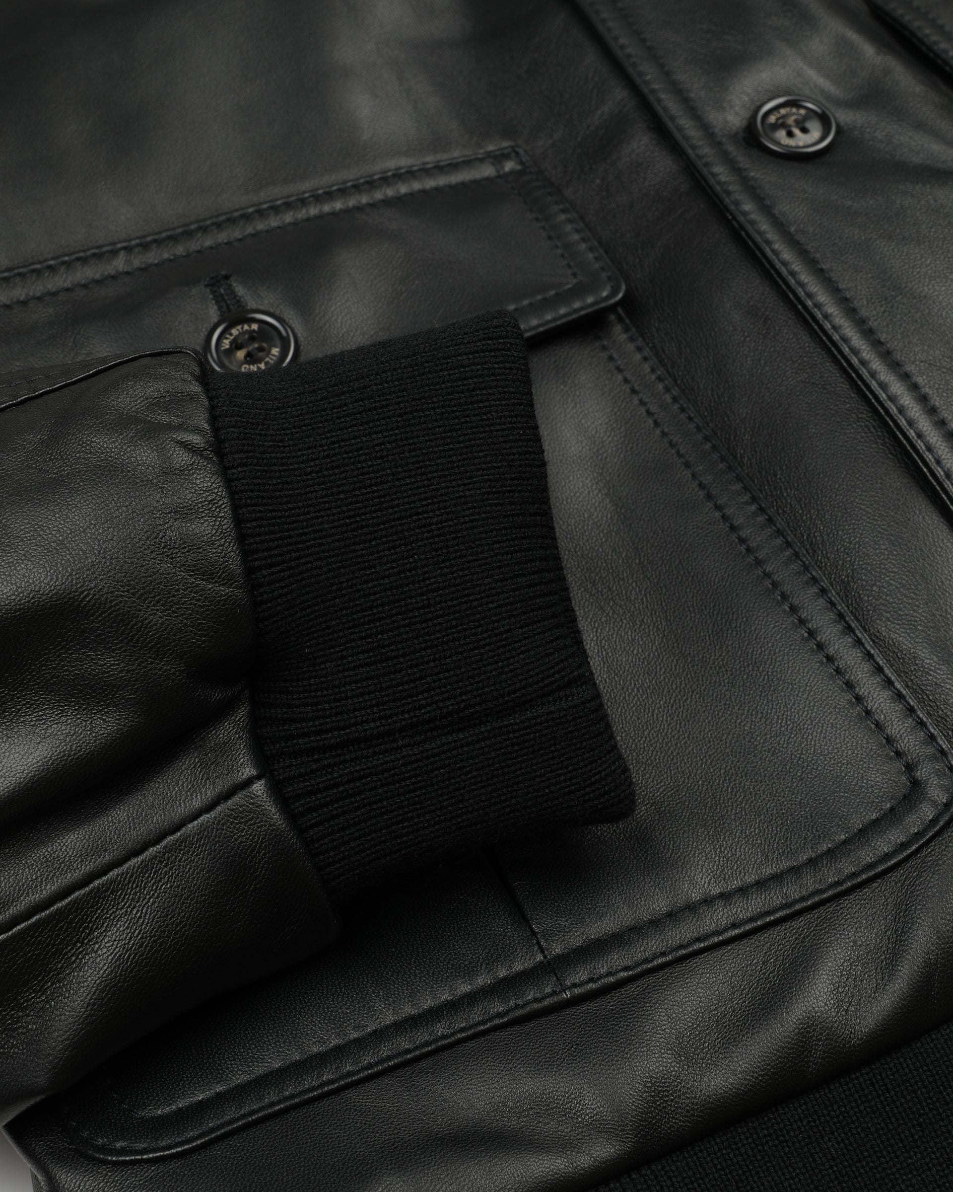 UOMO-GIUBBOTTO (VALSTARINO ) COLLO ALTO CON BOTTONI E ZIP ,TASCHE APPLICATE ,IN NAPPA IMBOTTITO IN PIUMA, COLLO POLSI E FONDO SMACCHINATI IN MISTO LANA - Black