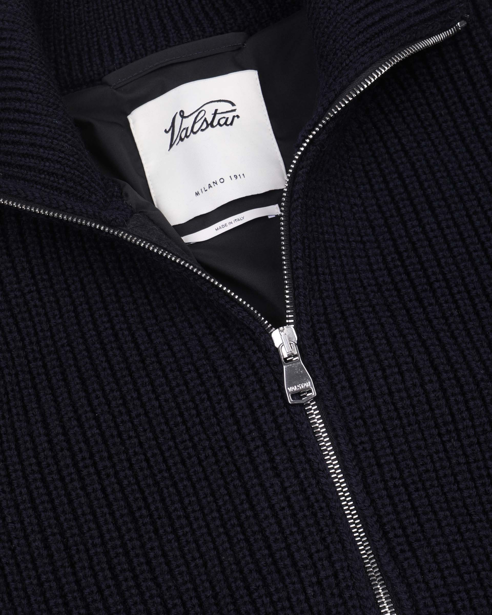 Giubbotto full-zip Camionaire in pura lana vergine realizzato in mezza maglia inglese, foderato. Blu - Navy