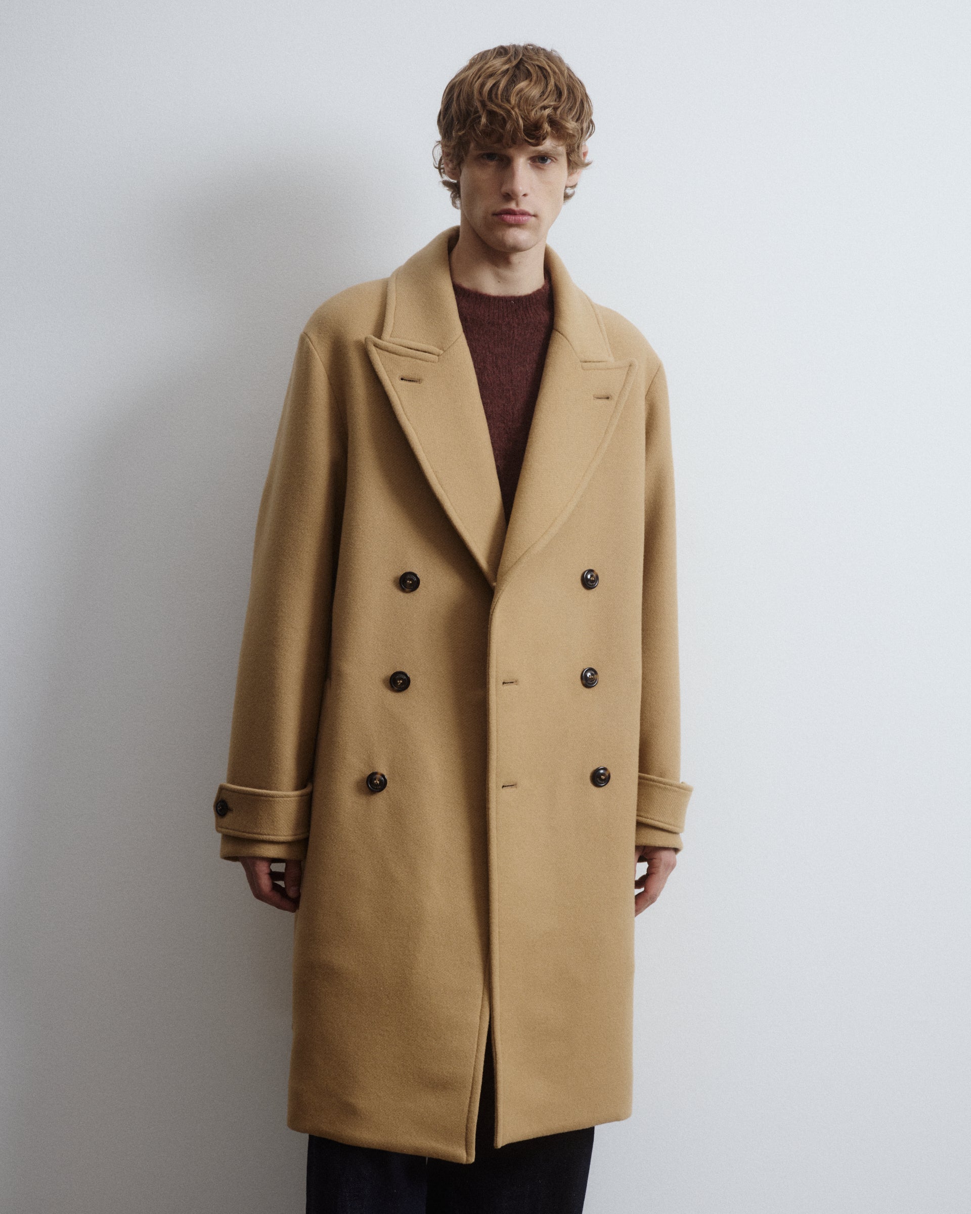 Ivy double-breasted coat in virgin wool felt, unlined. Beige - Camel